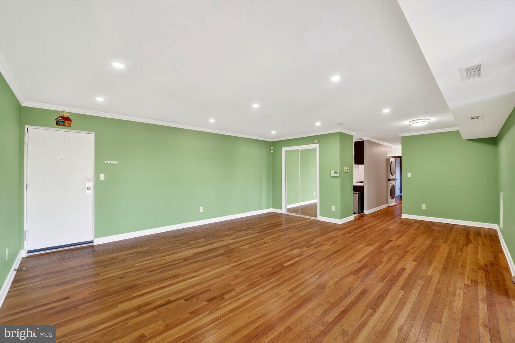 FRENCHMANS CREEK - Residential