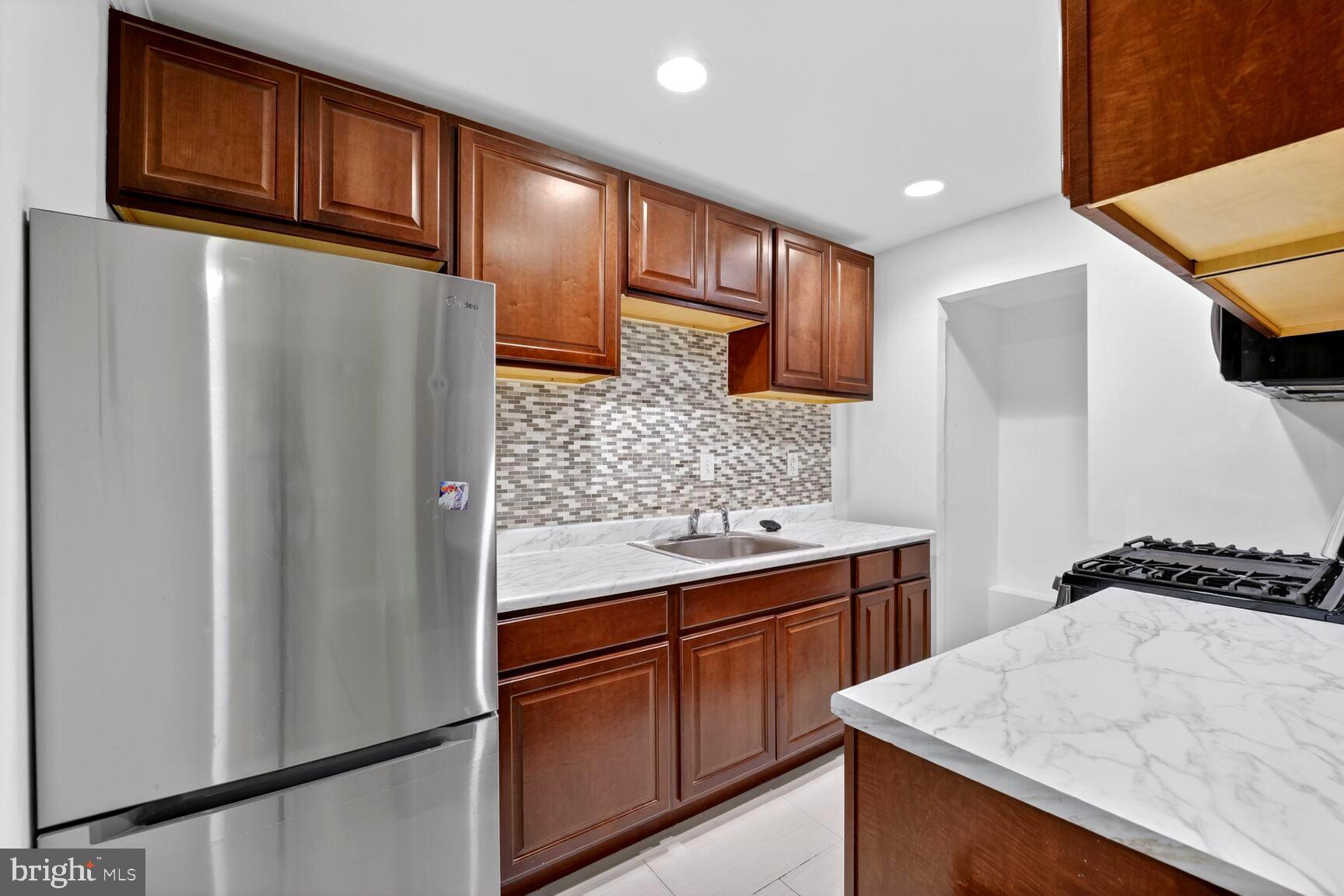 FRENCHMANS CREEK - Residential