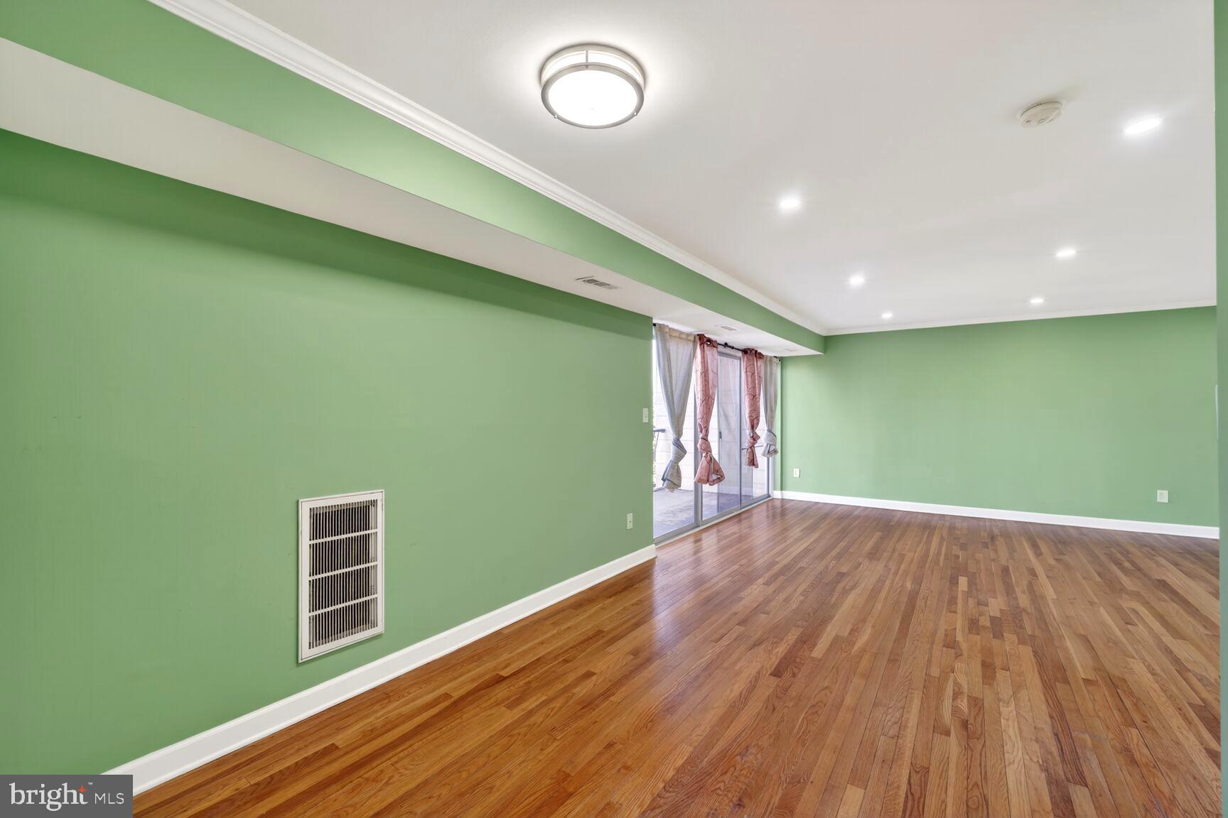 FRENCHMANS CREEK - Residential