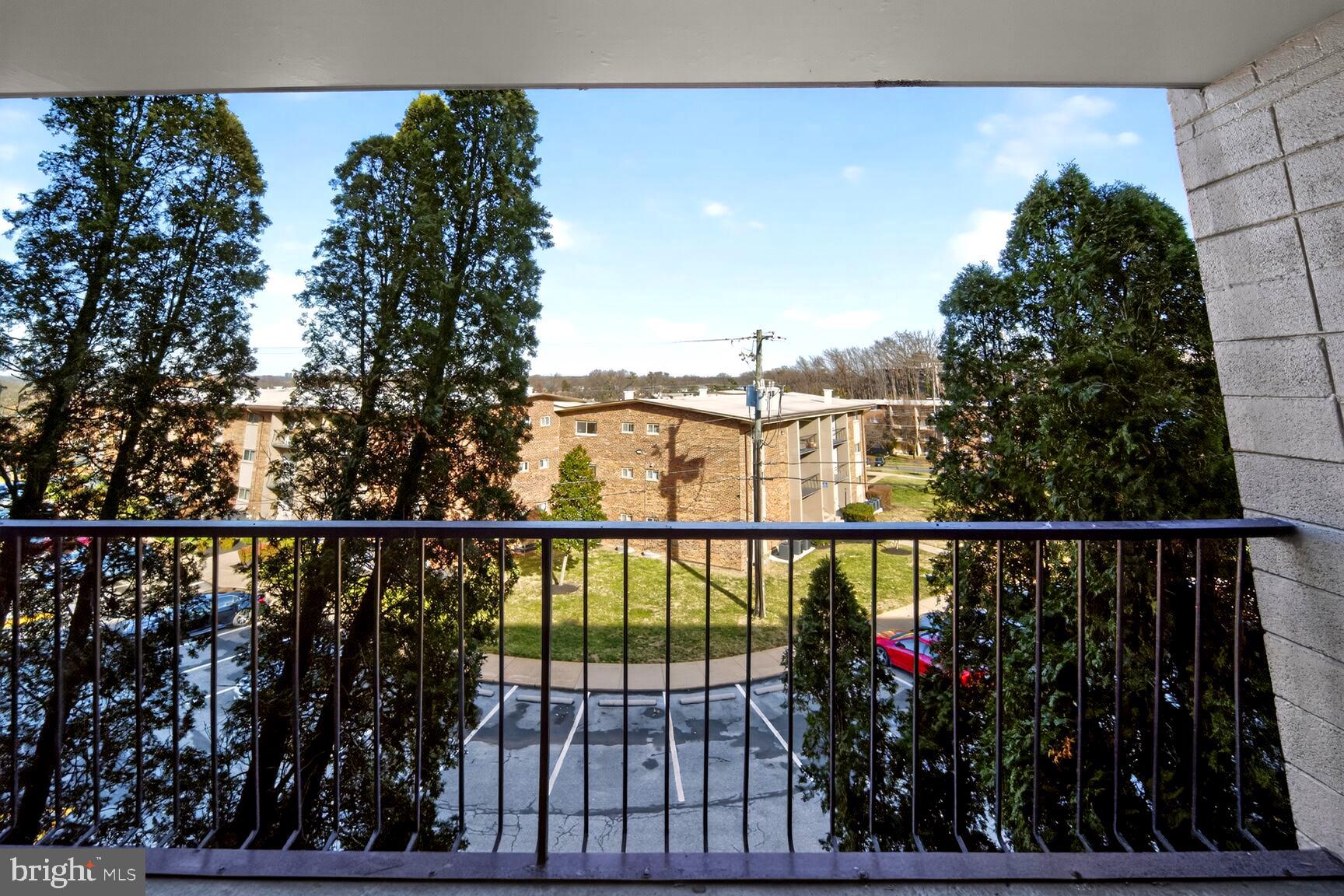 FRENCHMANS CREEK - Residential