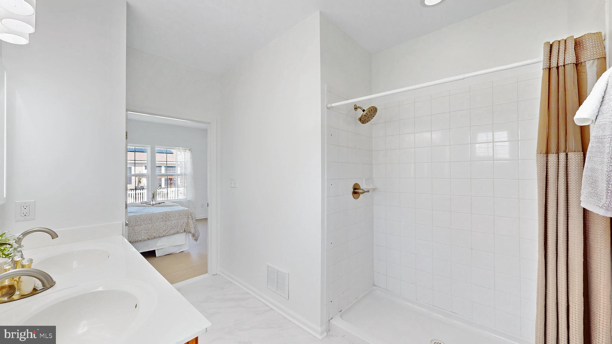 THE COMMONS AT RADISH FARM - Residential