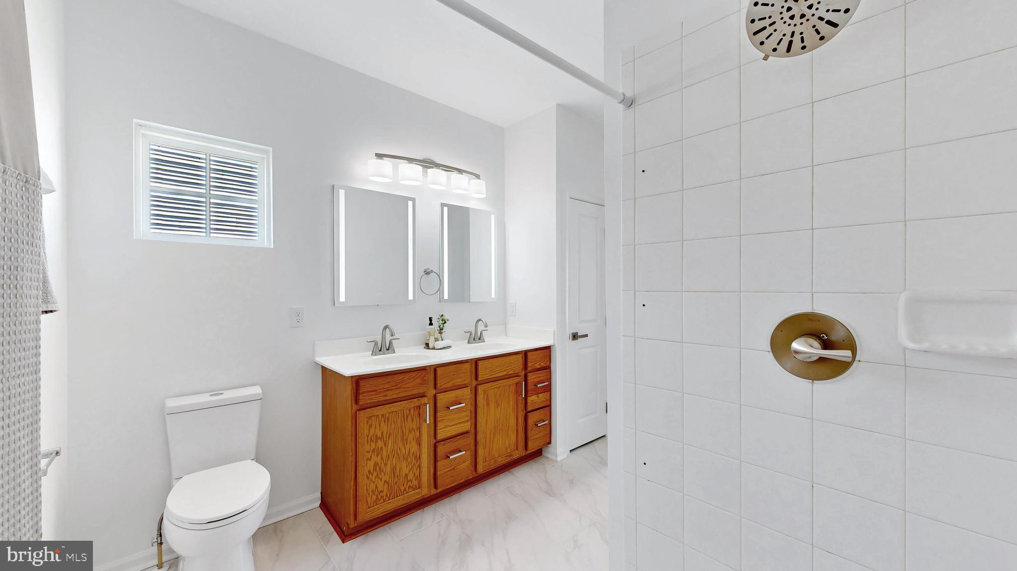 THE COMMONS AT RADISH FARM - Residential