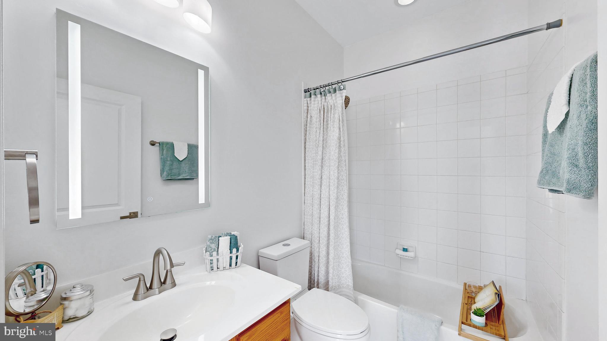 THE COMMONS AT RADISH FARM - Residential