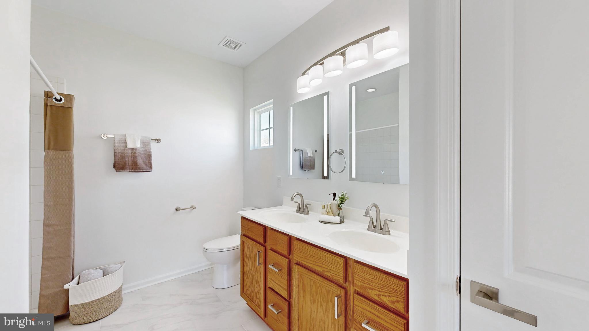 THE COMMONS AT RADISH FARM - Residential