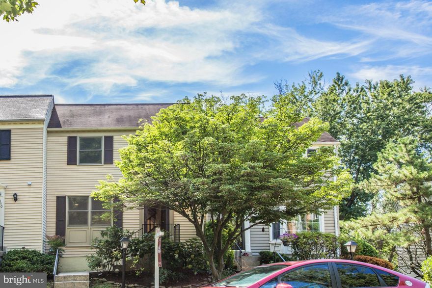 CONVENIENT TO 2-METRO SHUTTLE STOPS AND LESS THAN 2 MILES FROM METRORAIL, YOU WILL LOVE COMING HOME TO  BEAUTIFULLY UPDATED 3 FINISHED LEVEL TOWNHOME.GEORGETOWN BACK COURTYARD WITH WOOD PATIO. OPEN CONCEPT GOURMET KITCHEN WITH GRANITE, LG ISLAND & SS APPLIANCES. 3 BEDROOMS, 3 FULL AND 1 HALF BATH, OFFICE AND FAMILY ROOM WITH FIREPLACE IN WALK OUT BASEMENT. ALL FRESH PAINT. HOME WARRANTY.