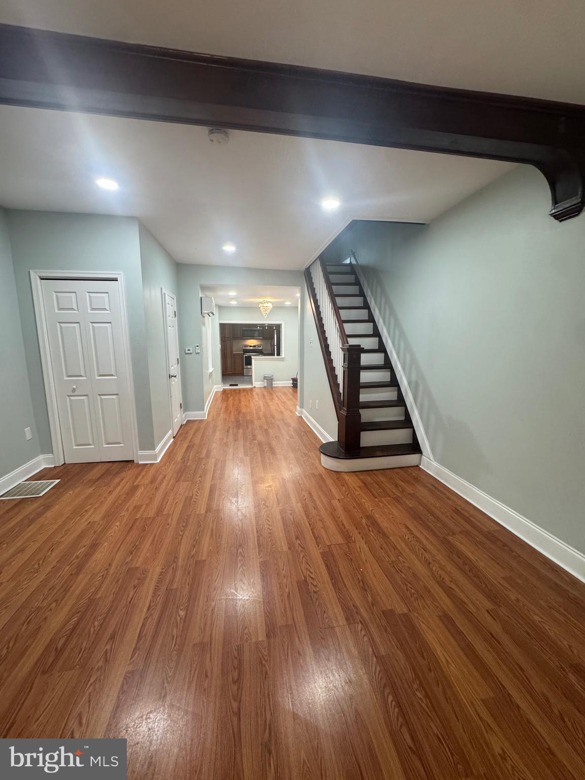 KENSINGTON - Residential