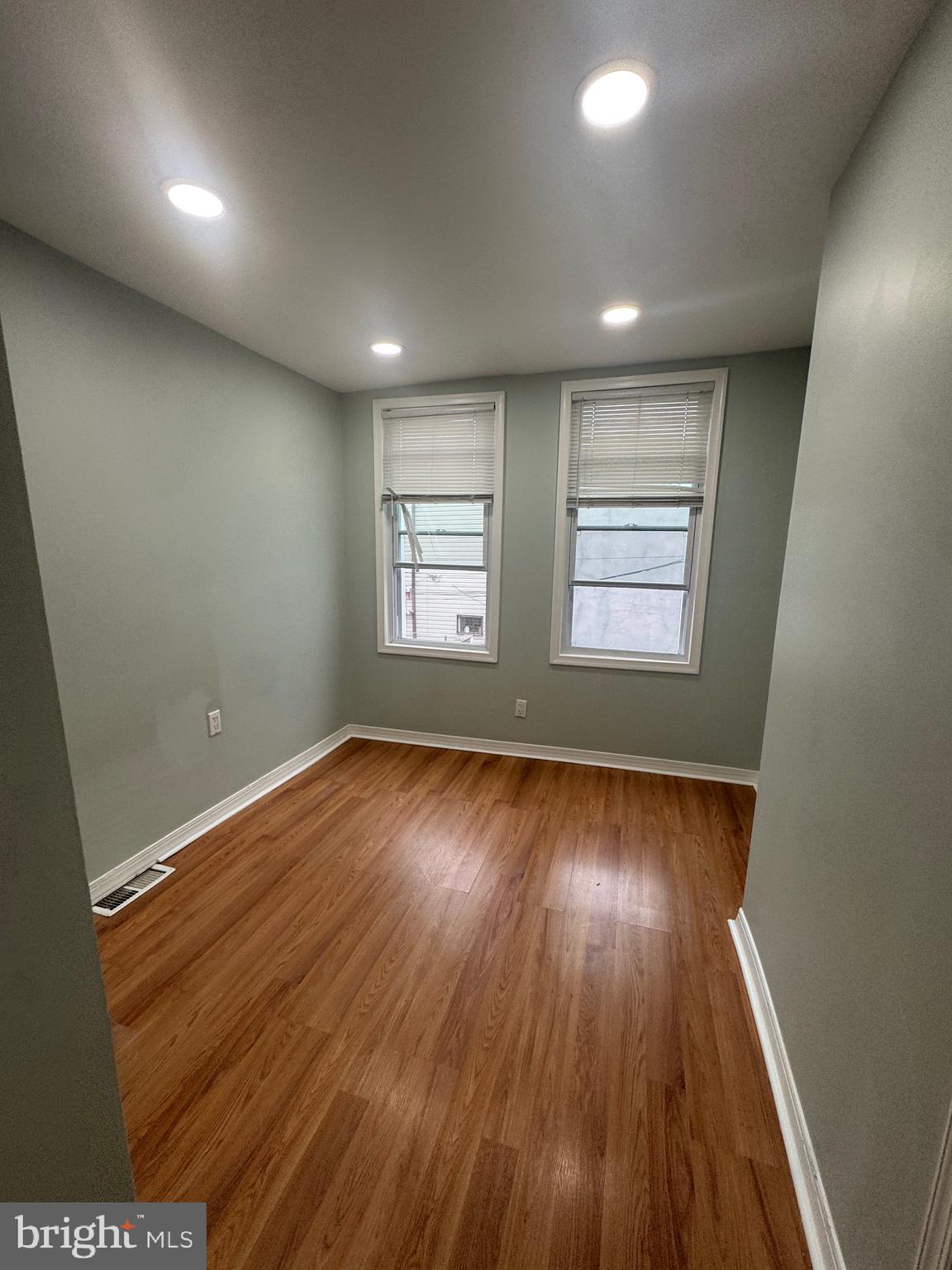 KENSINGTON - Residential