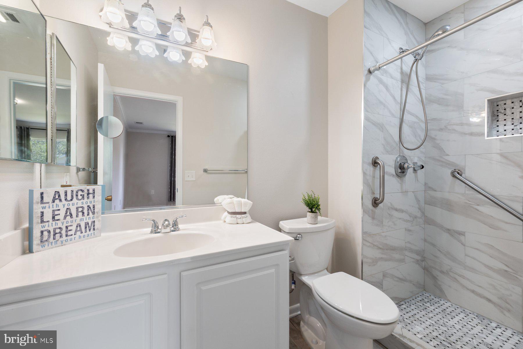 LEISURE WORLD - Residential