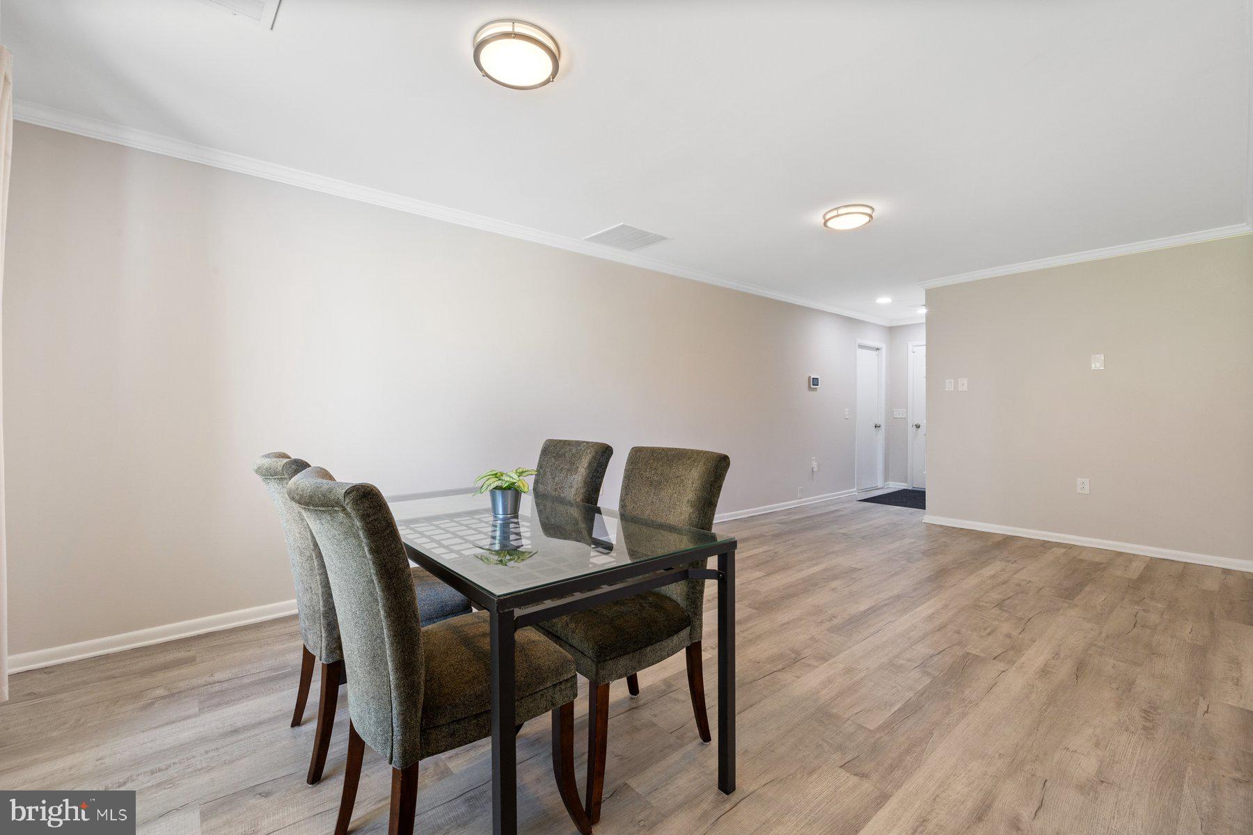 LEISURE WORLD - Residential