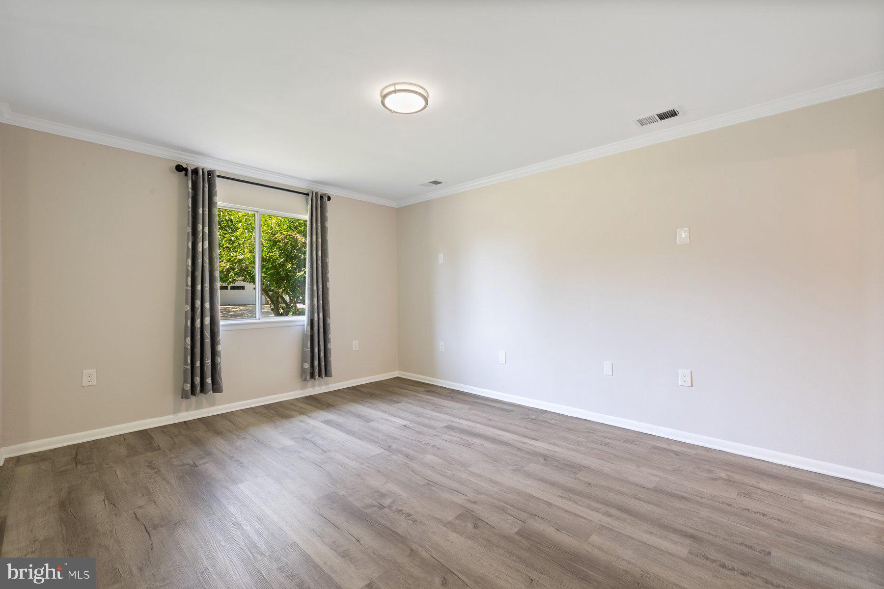 LEISURE WORLD - Residential