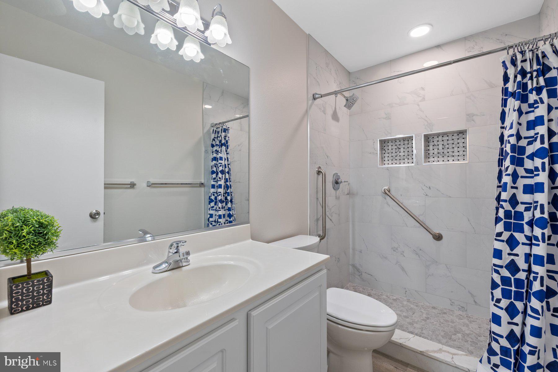 LEISURE WORLD - Residential