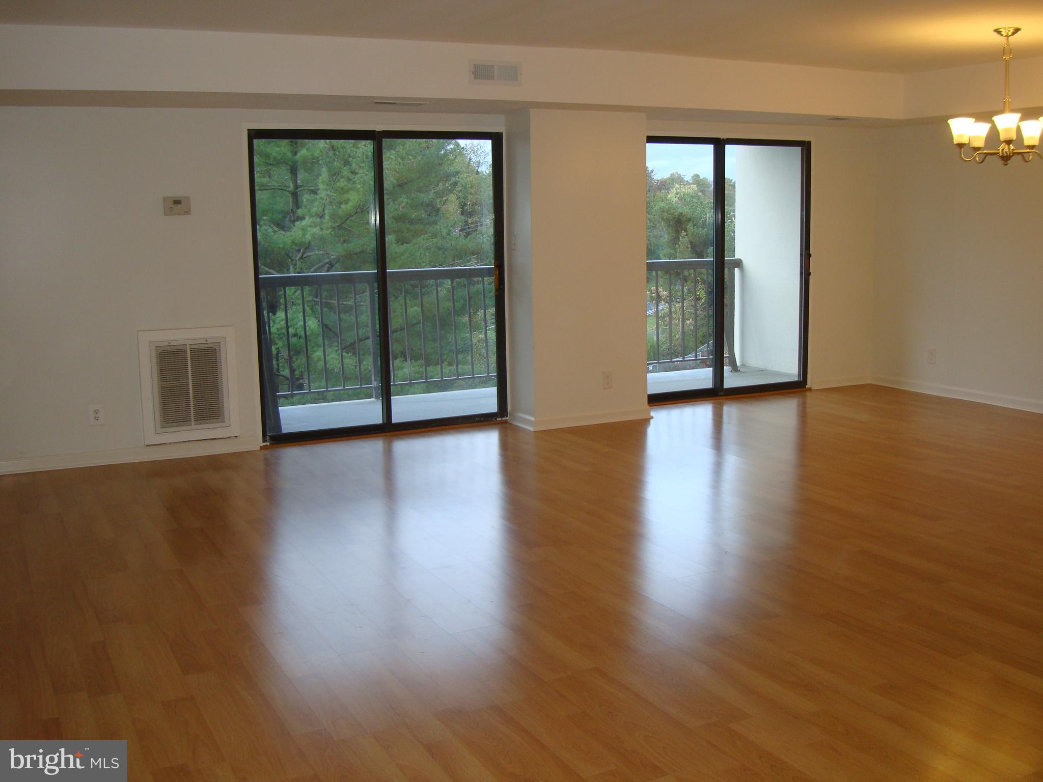 LAKESIDE PLAZA - Residential Lease