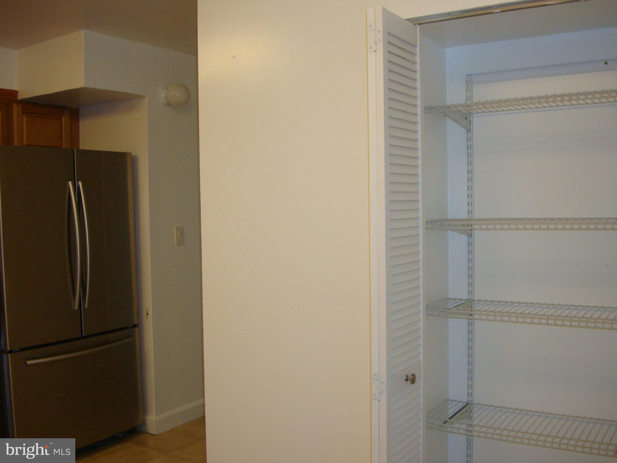 LAKESIDE PLAZA - Residential Lease