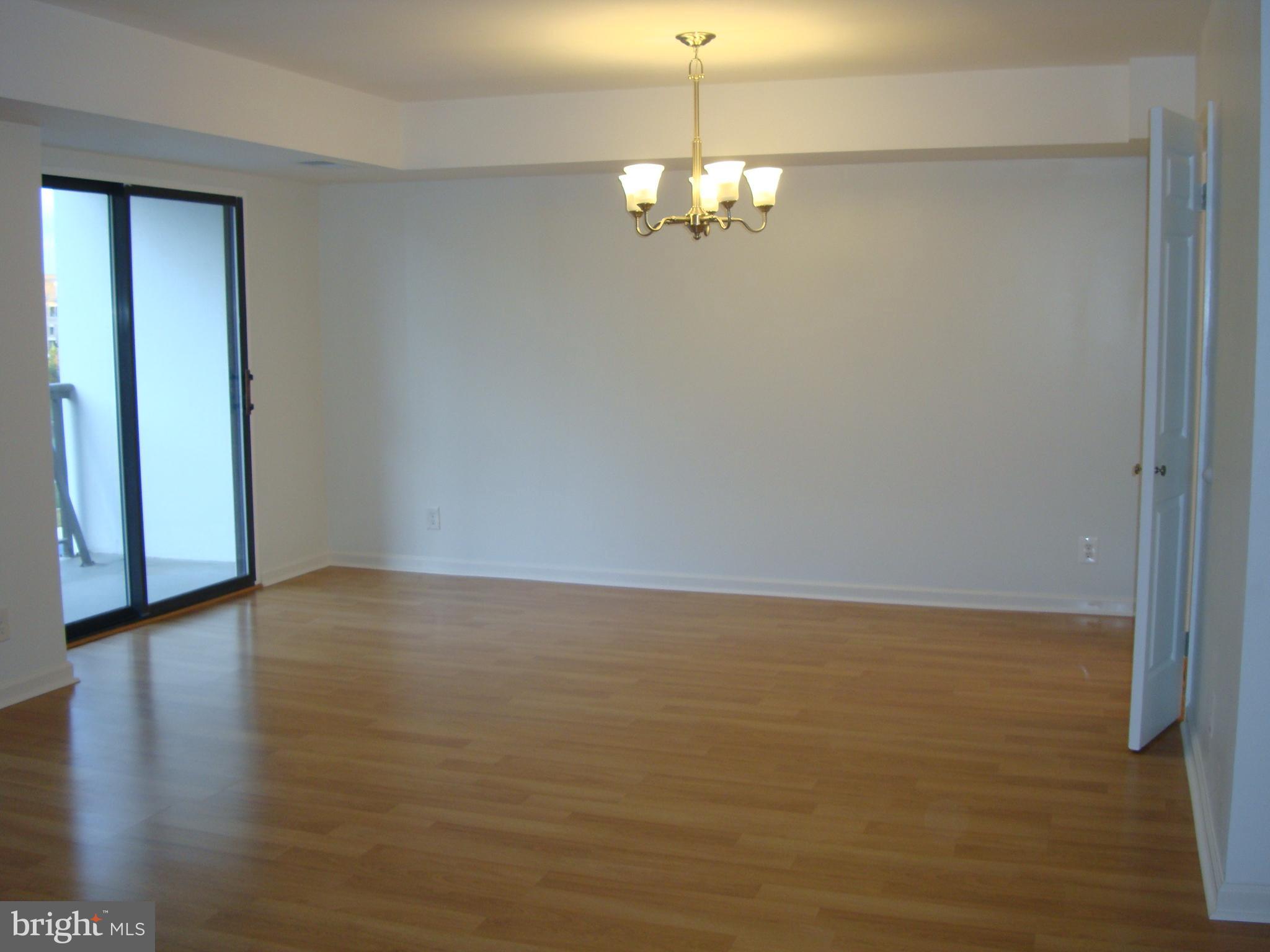 LAKESIDE PLAZA - Residential Lease