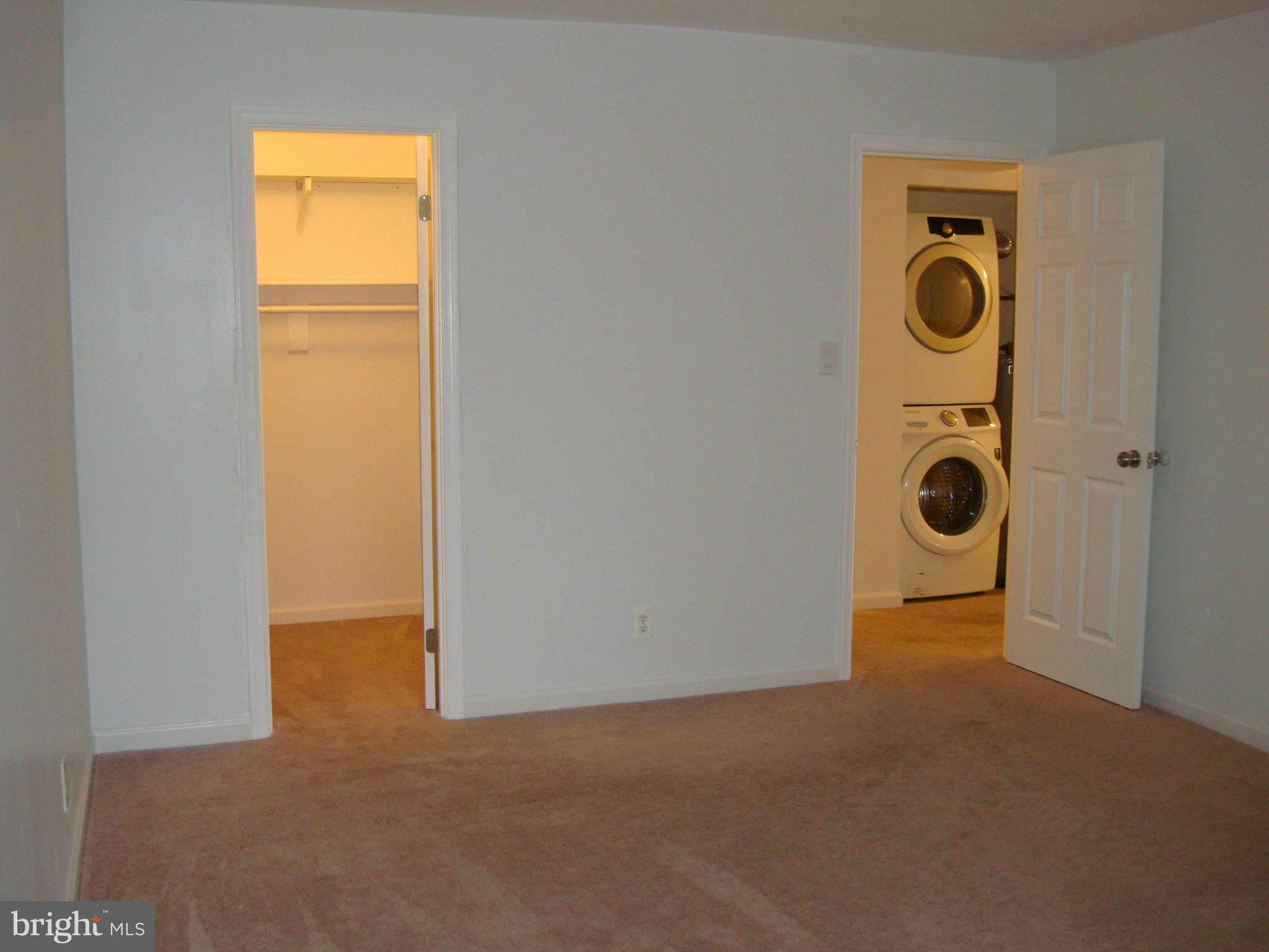 LAKESIDE PLAZA - Residential Lease