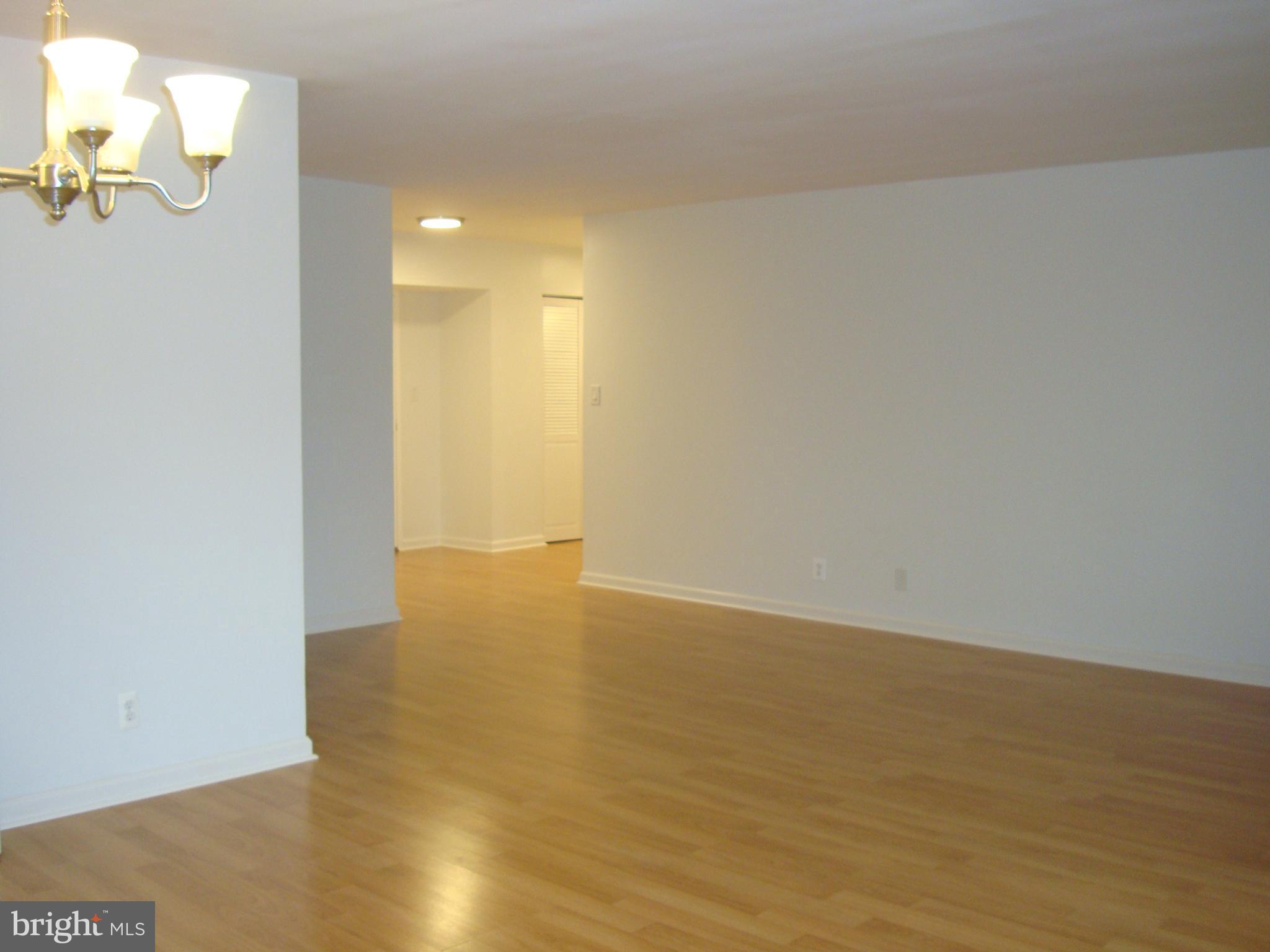 LAKESIDE PLAZA - Residential Lease