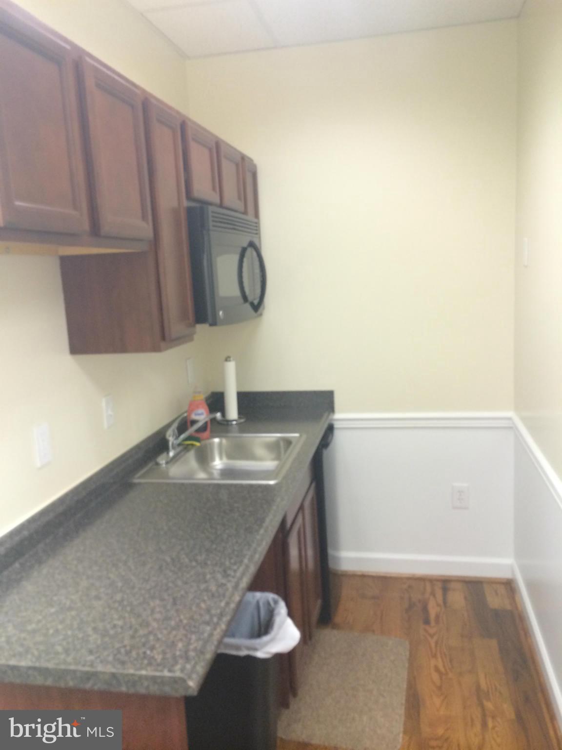 GREENBELT COURT - Commercial Lease