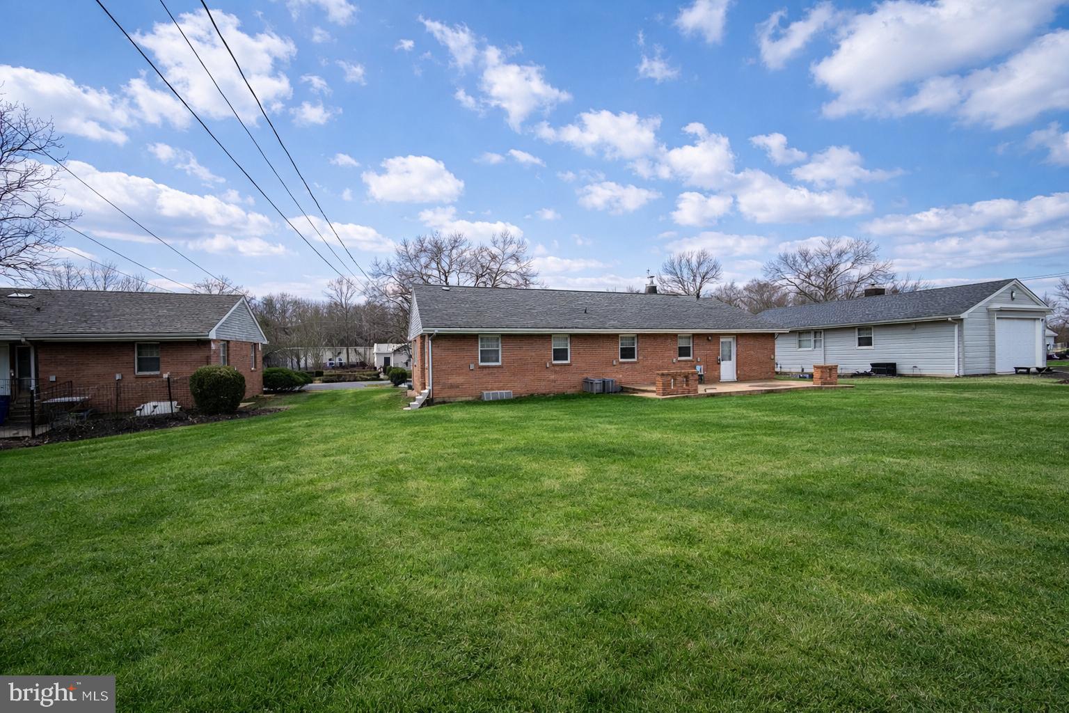 NEFFSVILLE - Residential