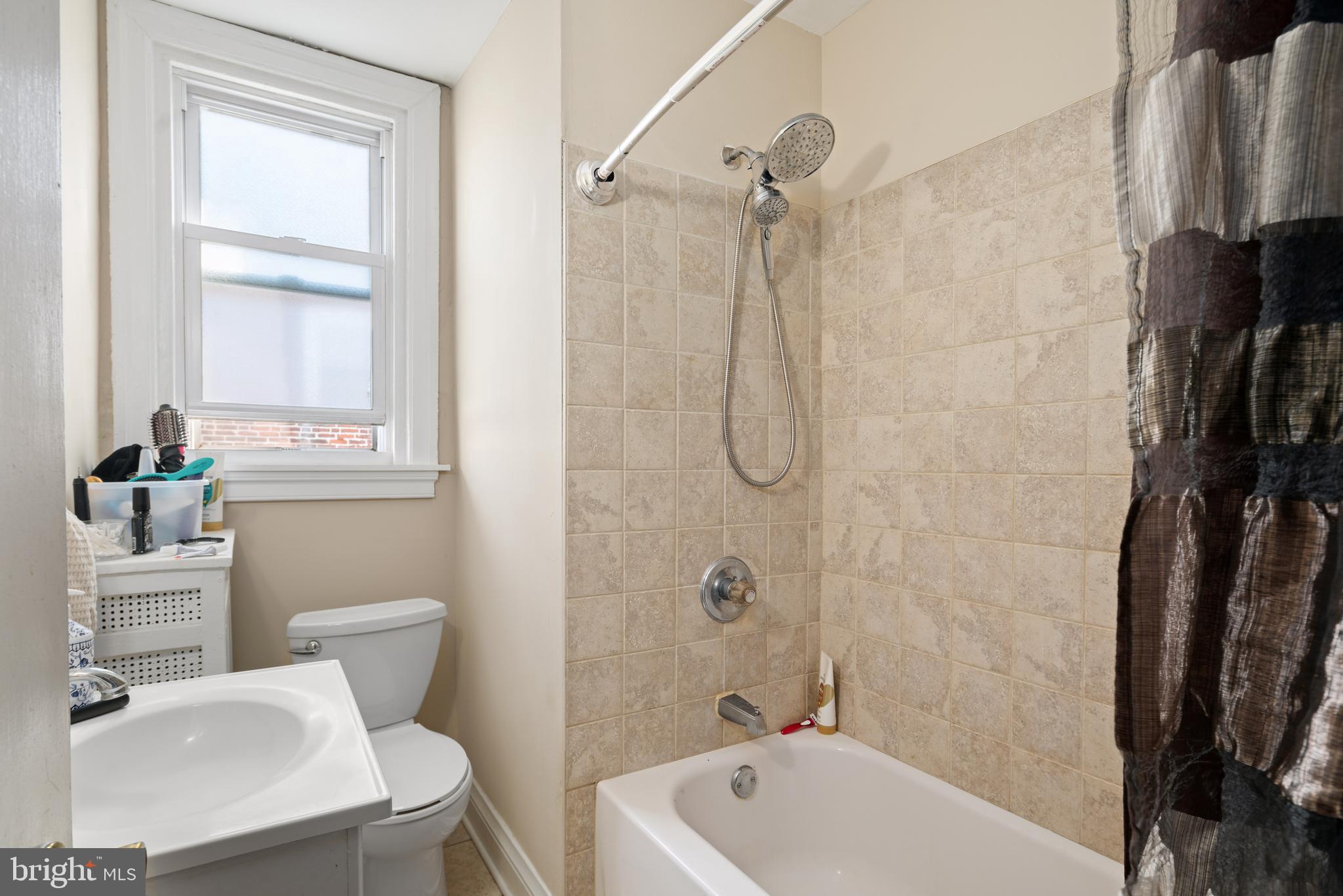 MANAYUNK - Residential Lease