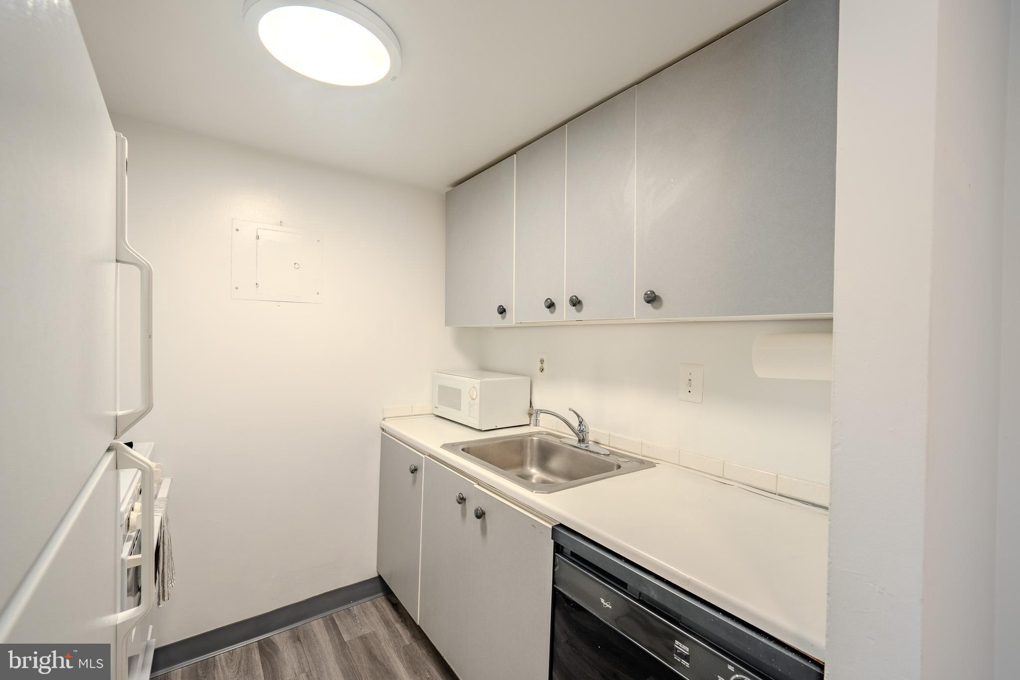 1300 ARMY NAVY DRIVE 118