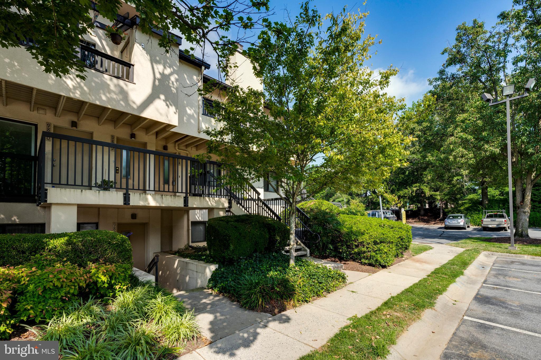 CHRISTOPHER COURT - Residential