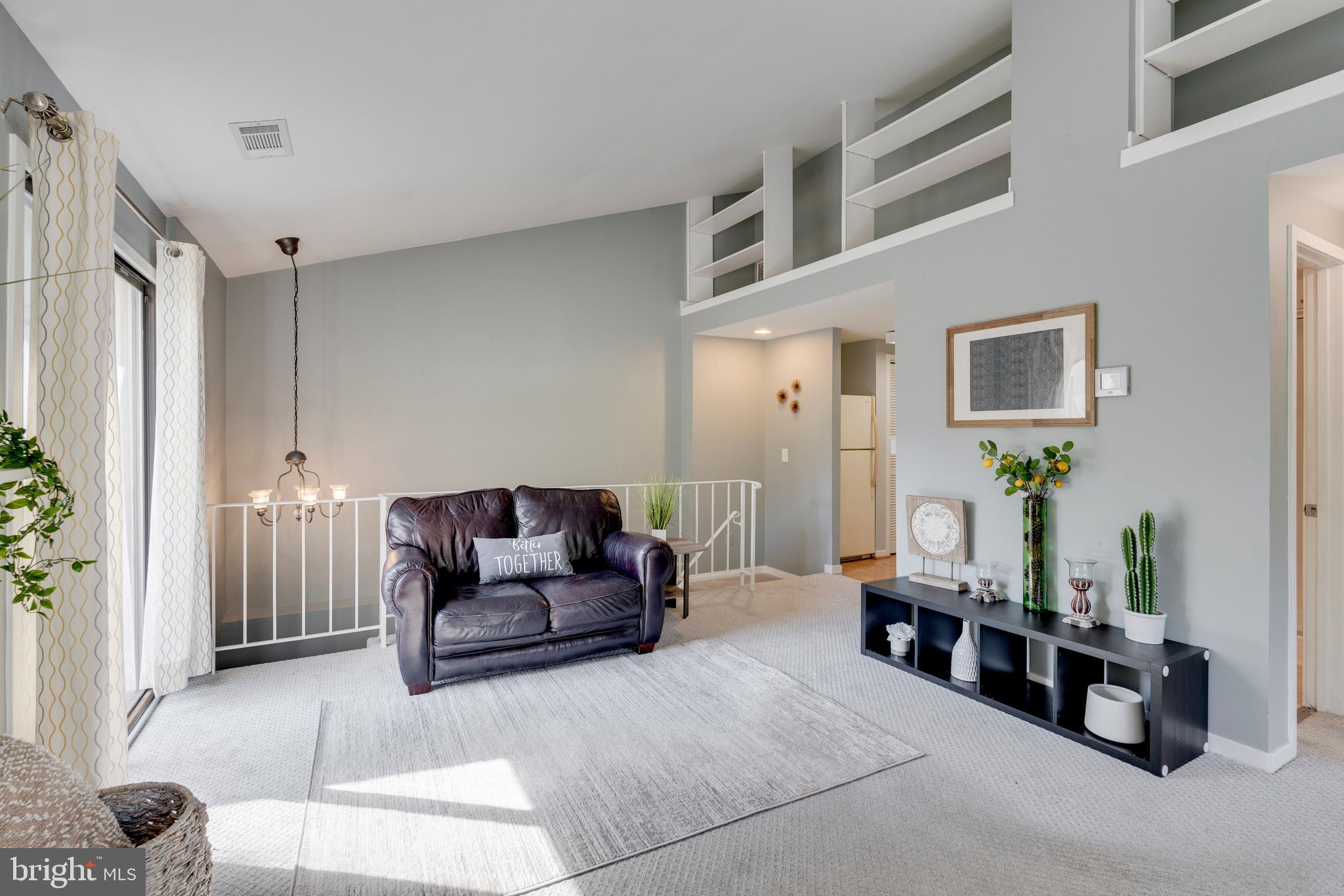 CHRISTOPHER COURT - Residential