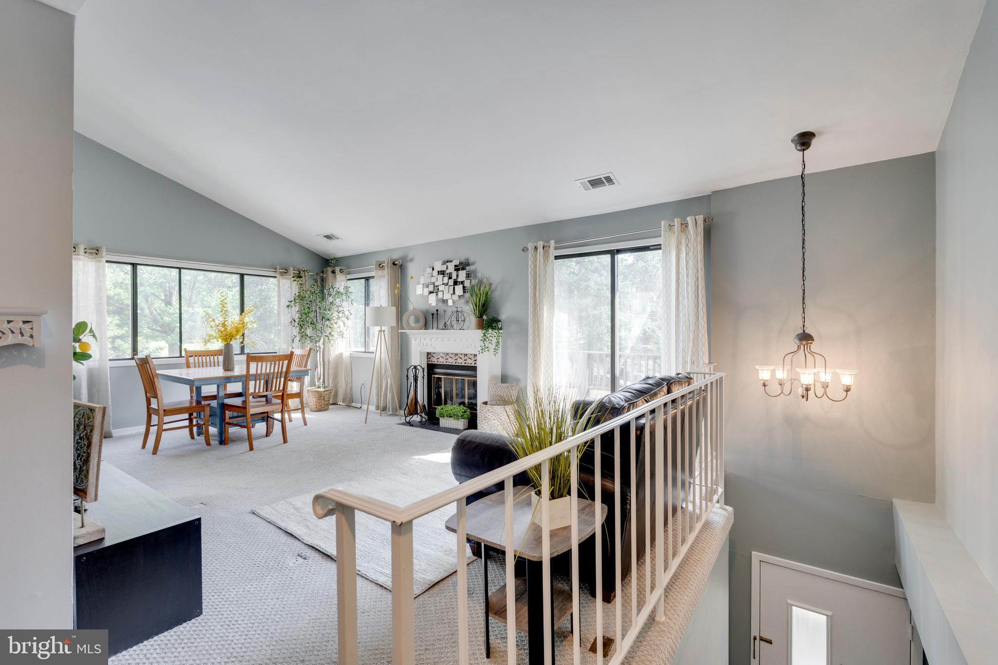 CHRISTOPHER COURT - Residential