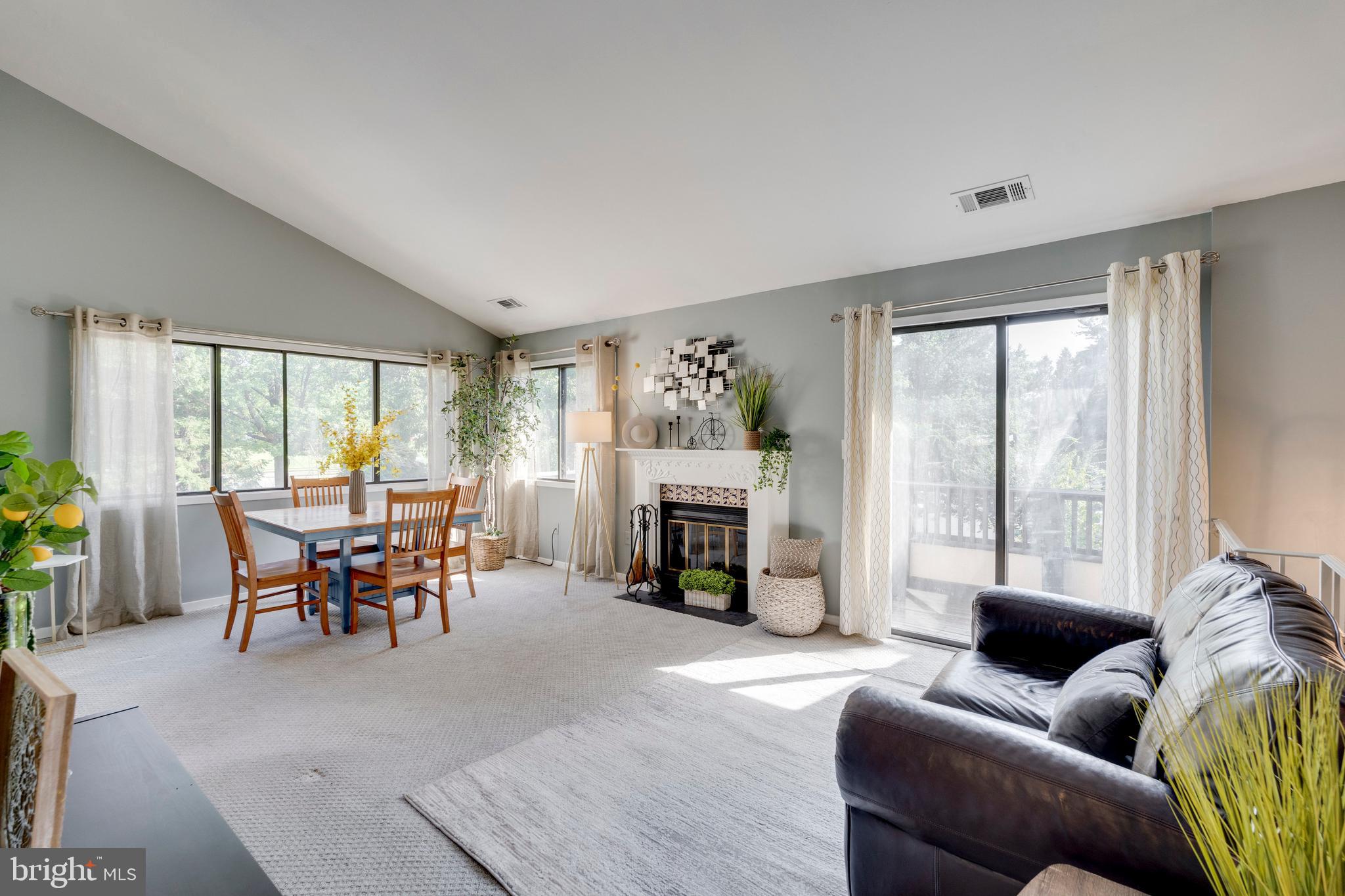 CHRISTOPHER COURT - Residential