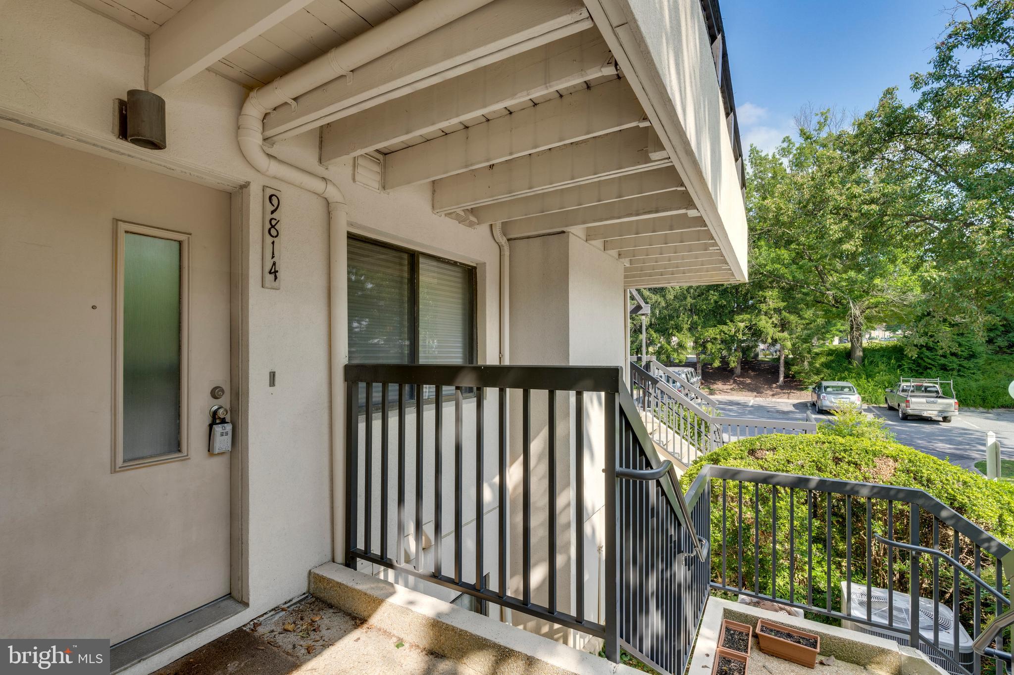 CHRISTOPHER COURT - Residential