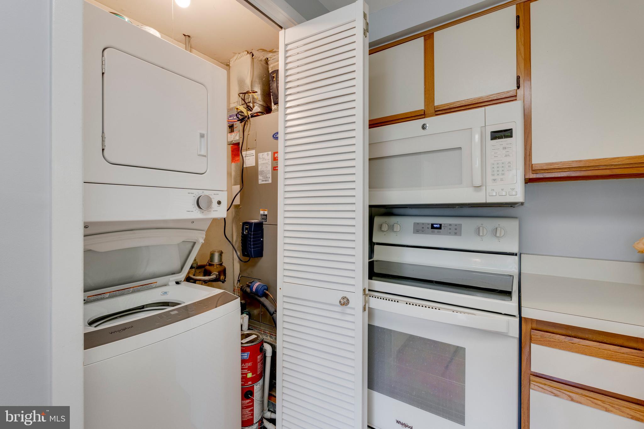 CHRISTOPHER COURT - Residential