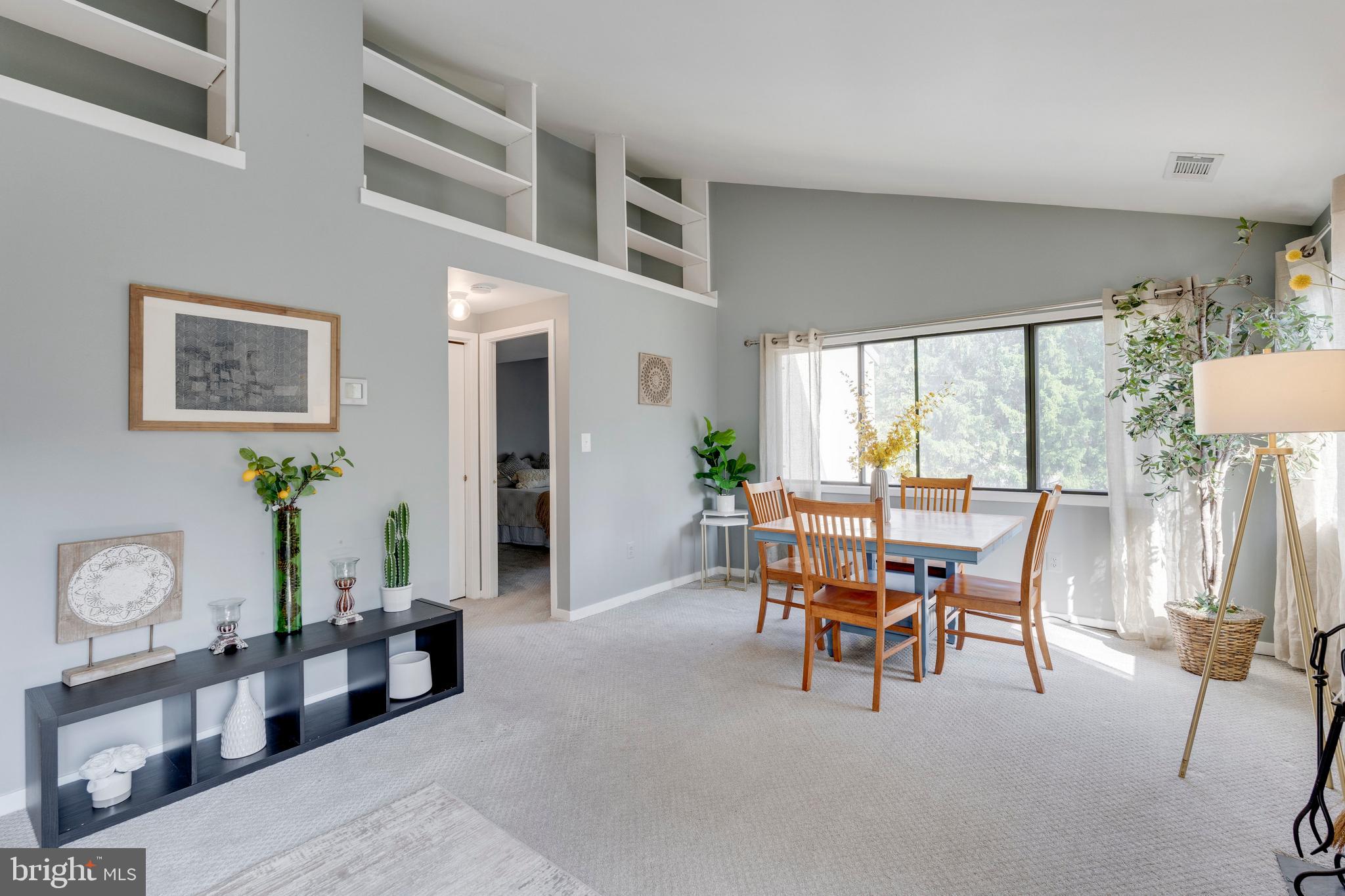 CHRISTOPHER COURT - Residential