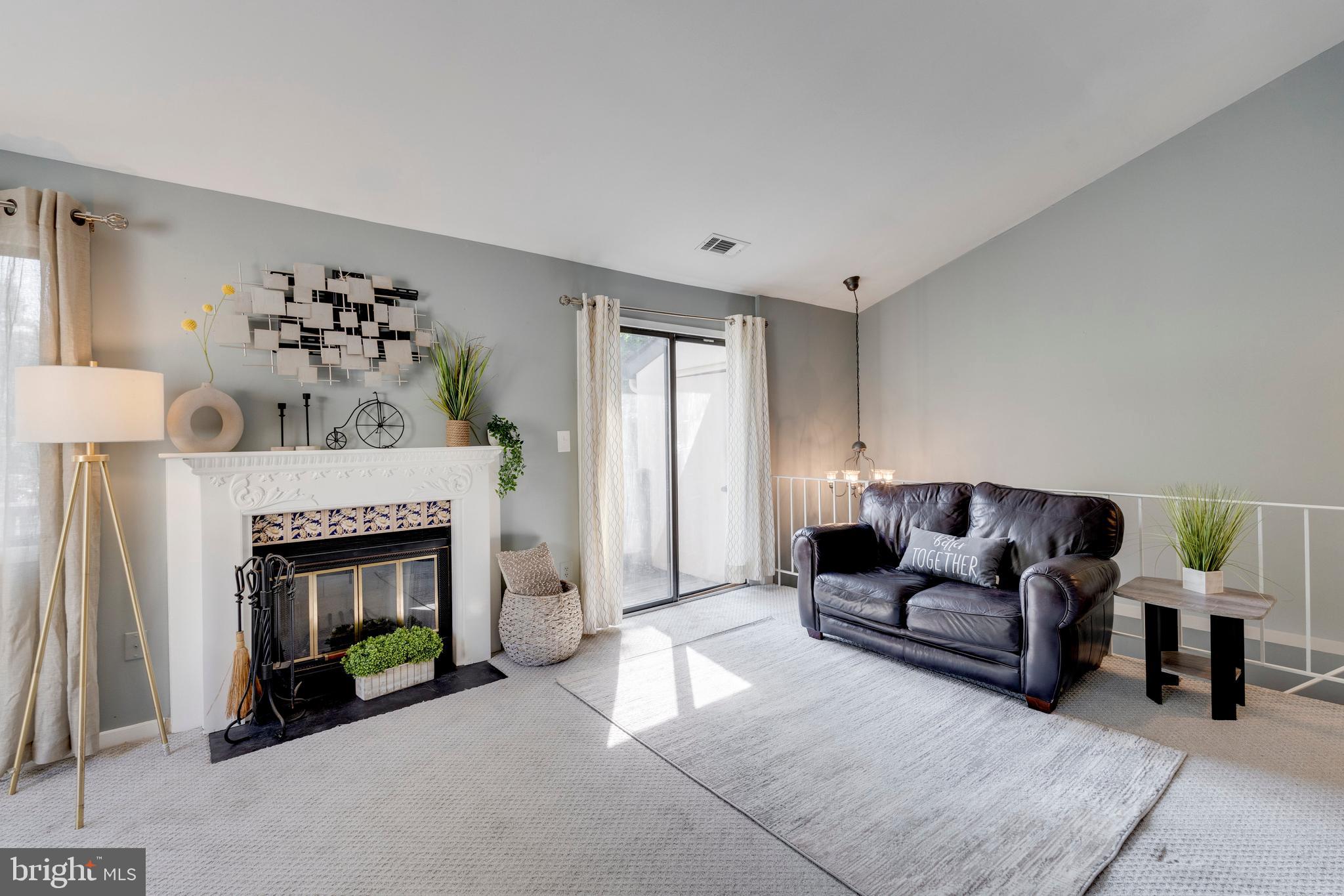 CHRISTOPHER COURT - Residential