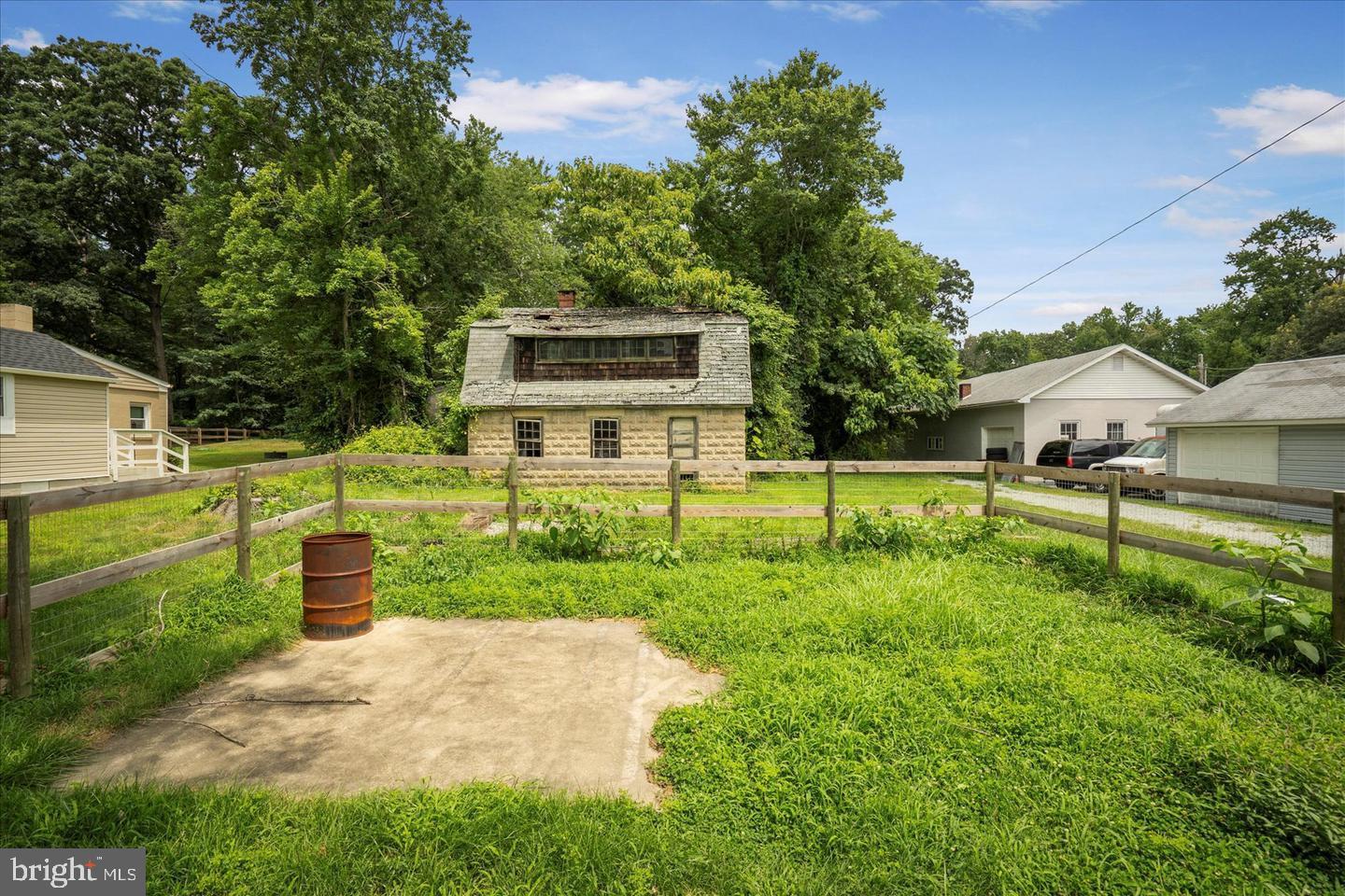 PERRYVILLE - Residential