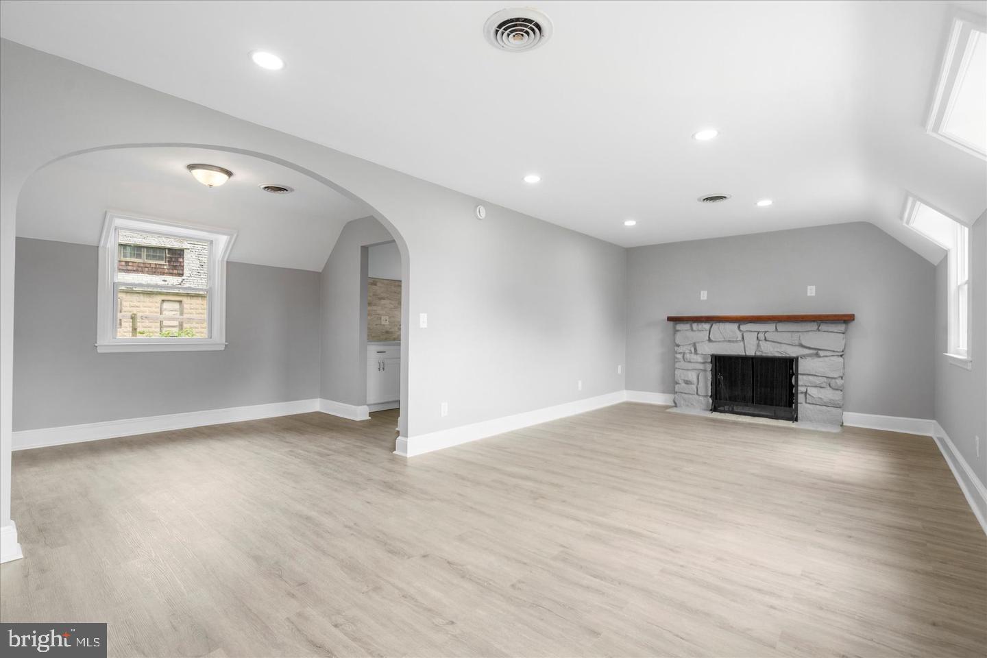 PERRYVILLE - Residential