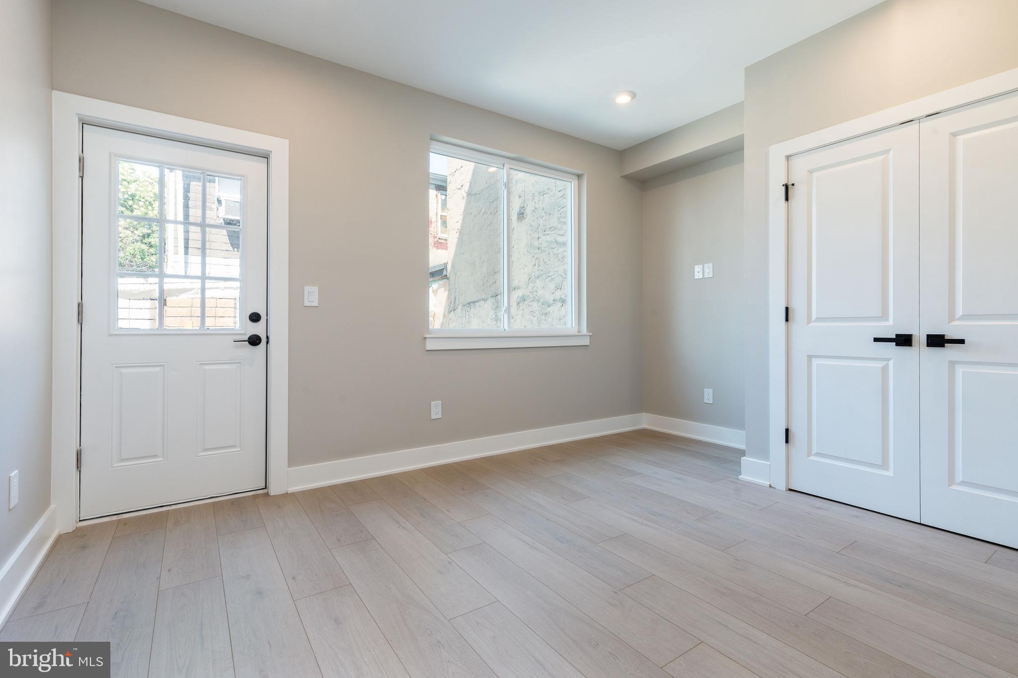 OLDE KENSINGTON - Residential Lease