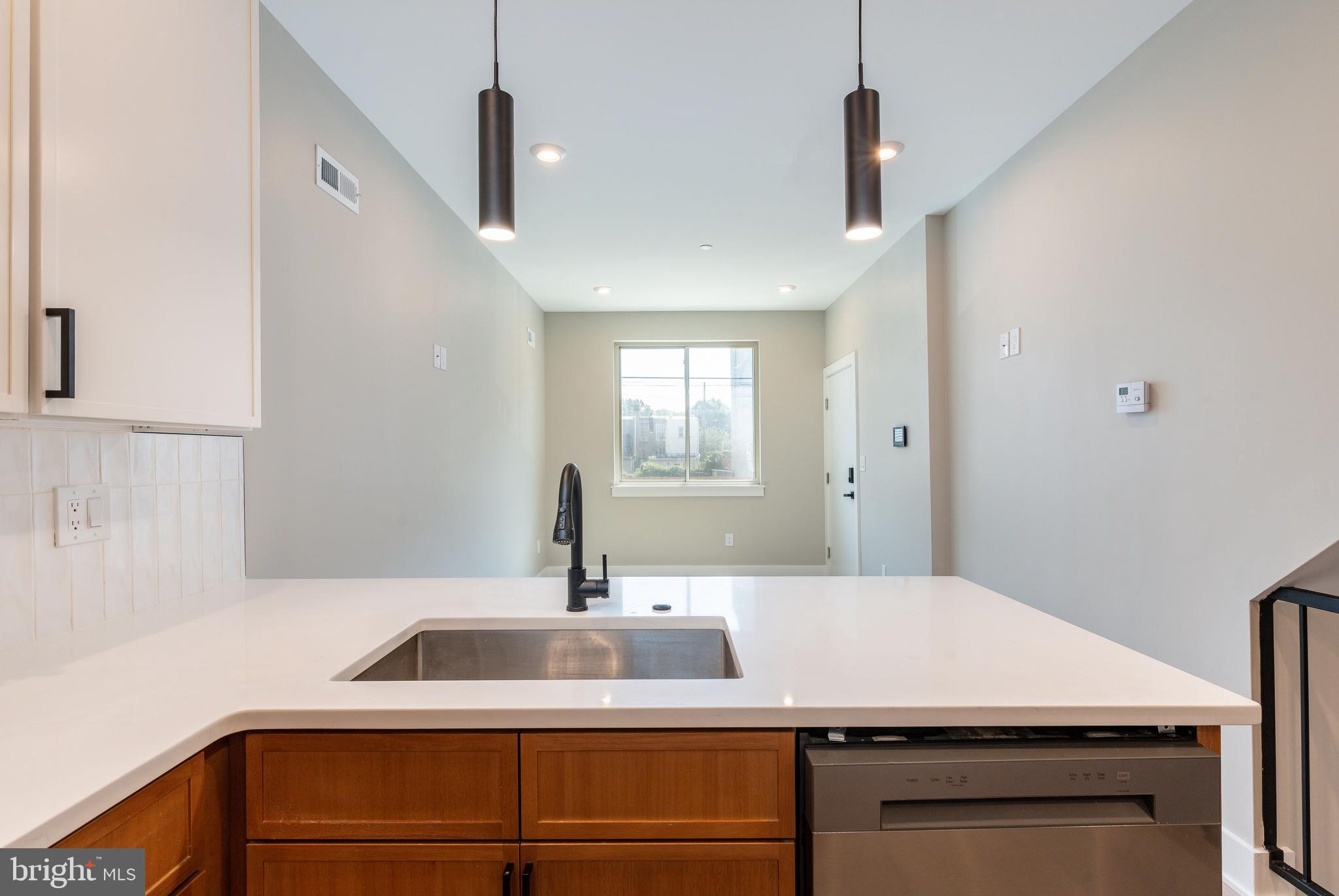 OLDE KENSINGTON - Residential Lease