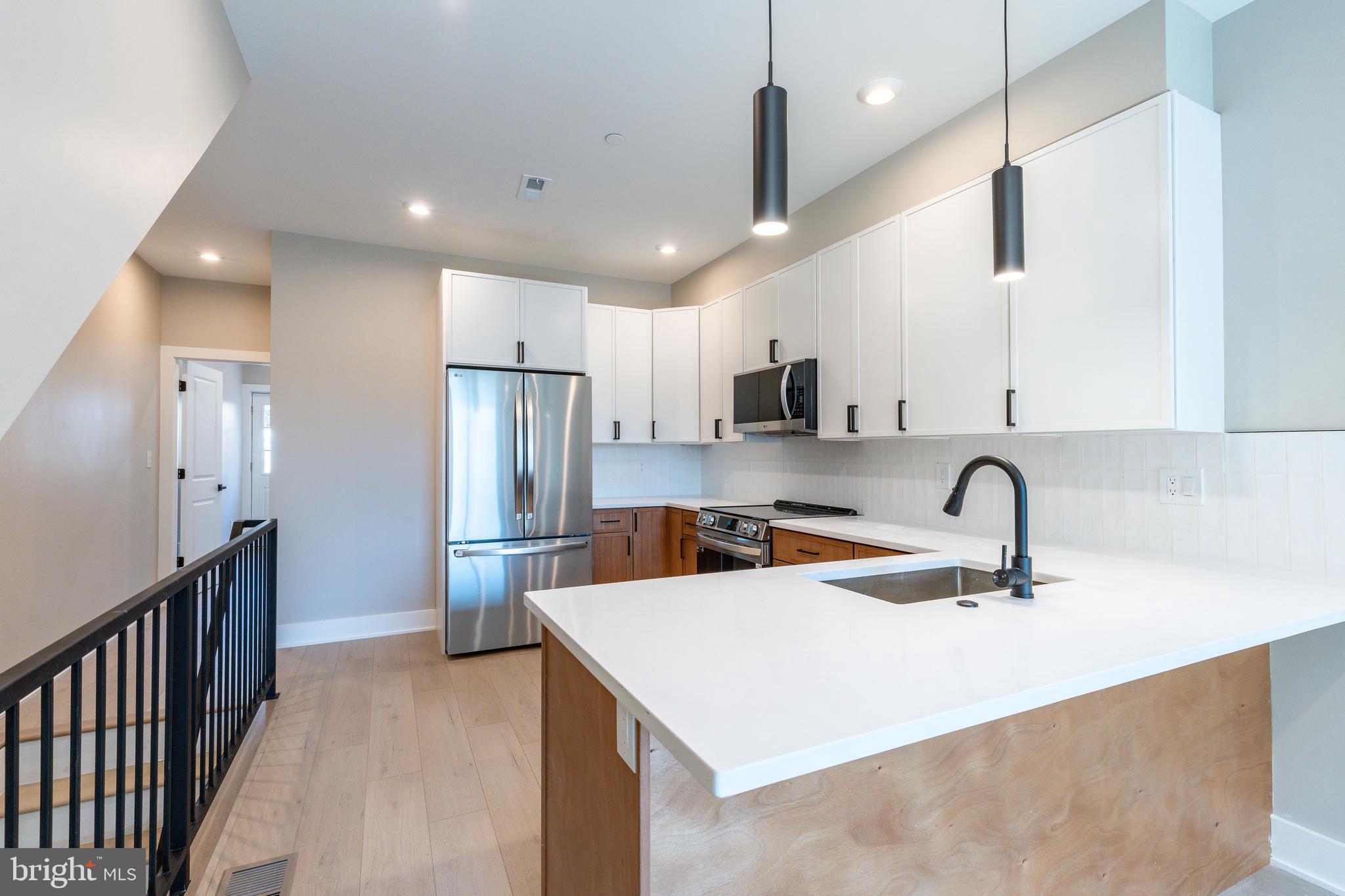 OLDE KENSINGTON - Residential Lease