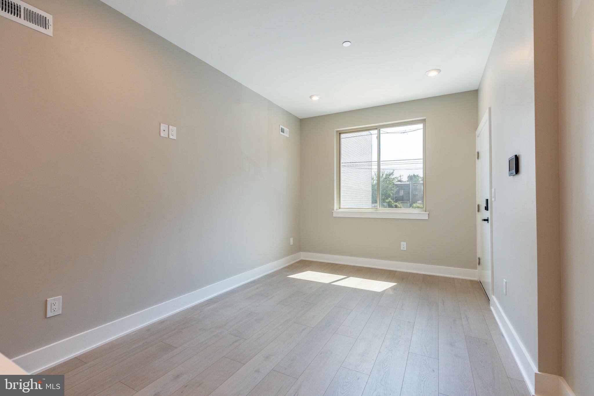 OLDE KENSINGTON - Residential Lease