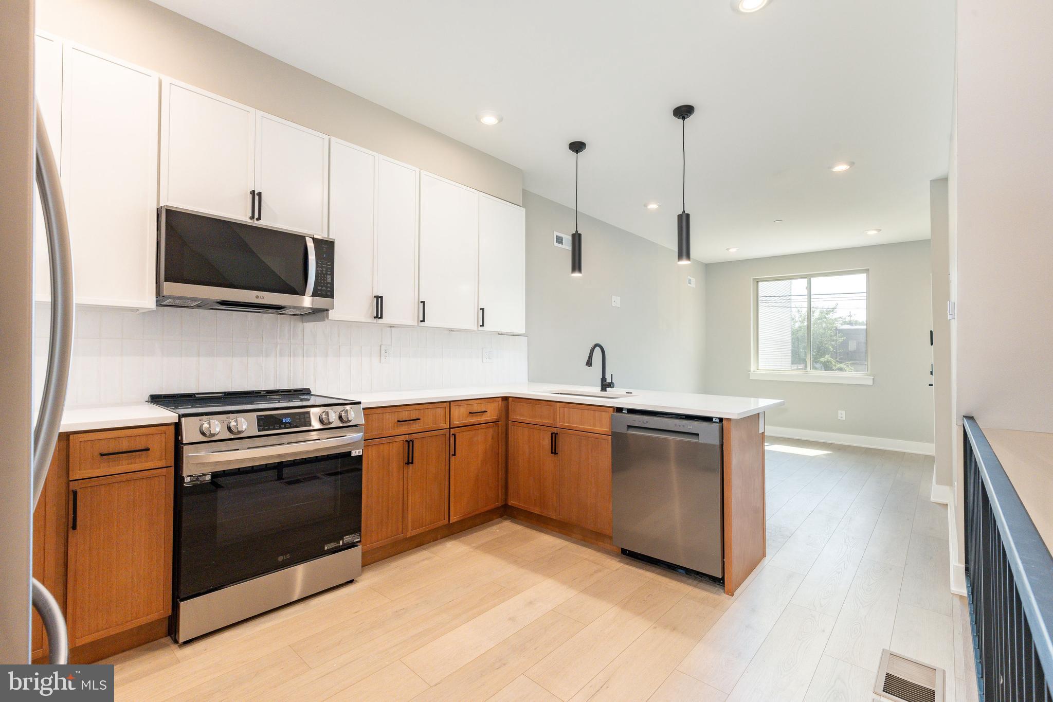 OLDE KENSINGTON - Residential Lease