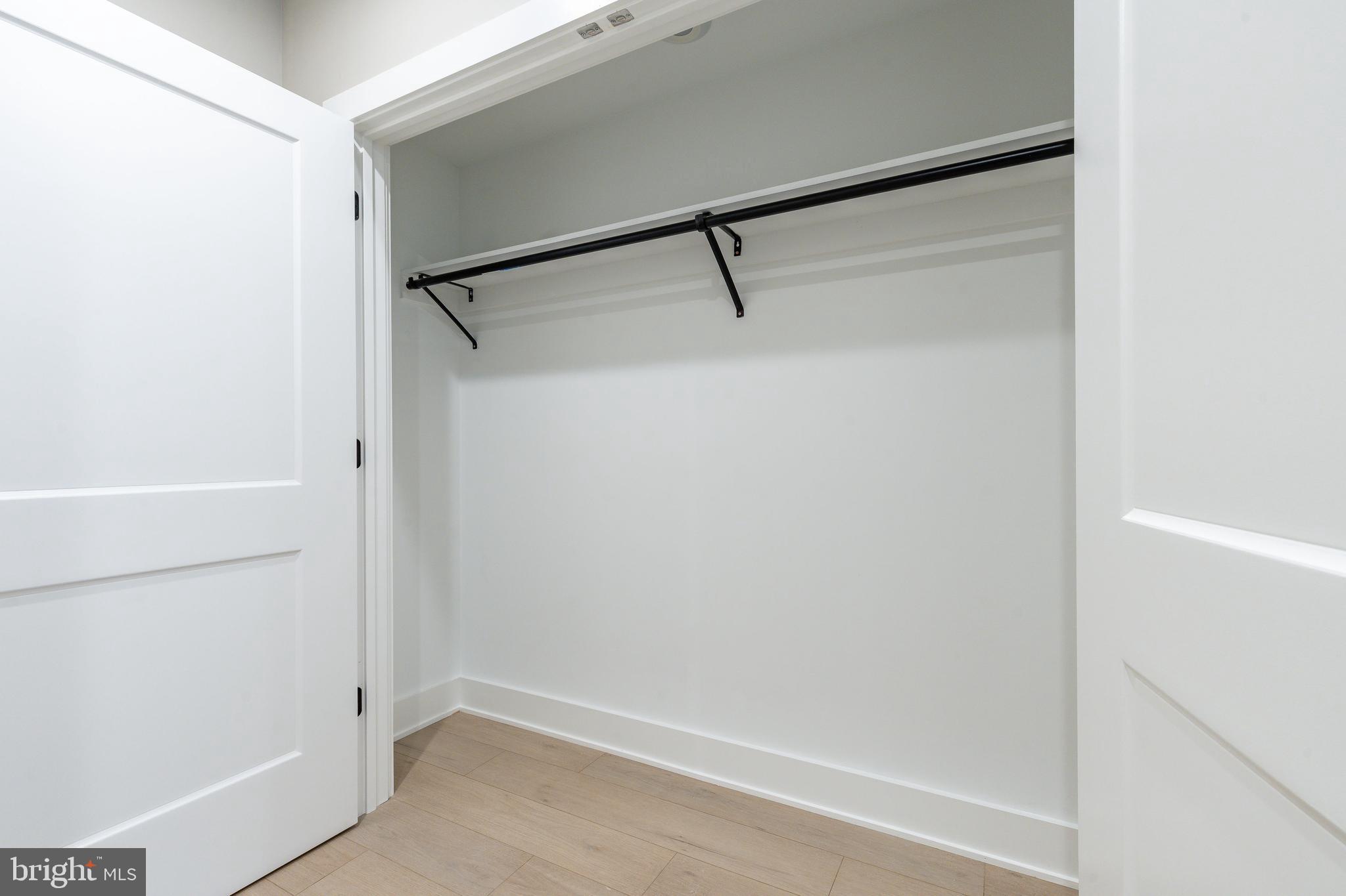 OLDE KENSINGTON - Residential Lease