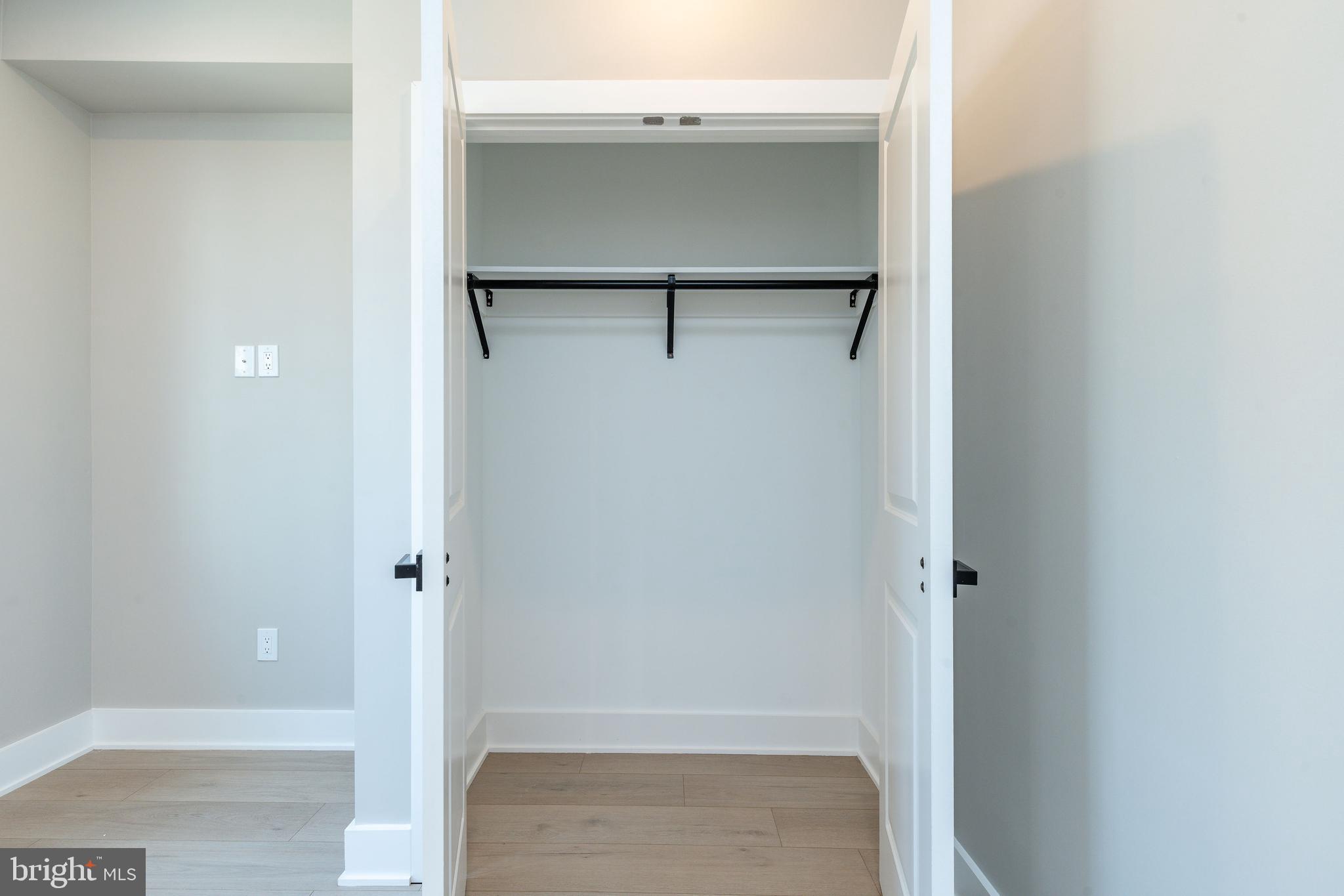 OLDE KENSINGTON - Residential Lease