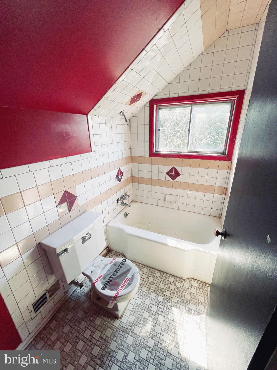 LAURAVILLE HISTORIC DISTRICT - Residential