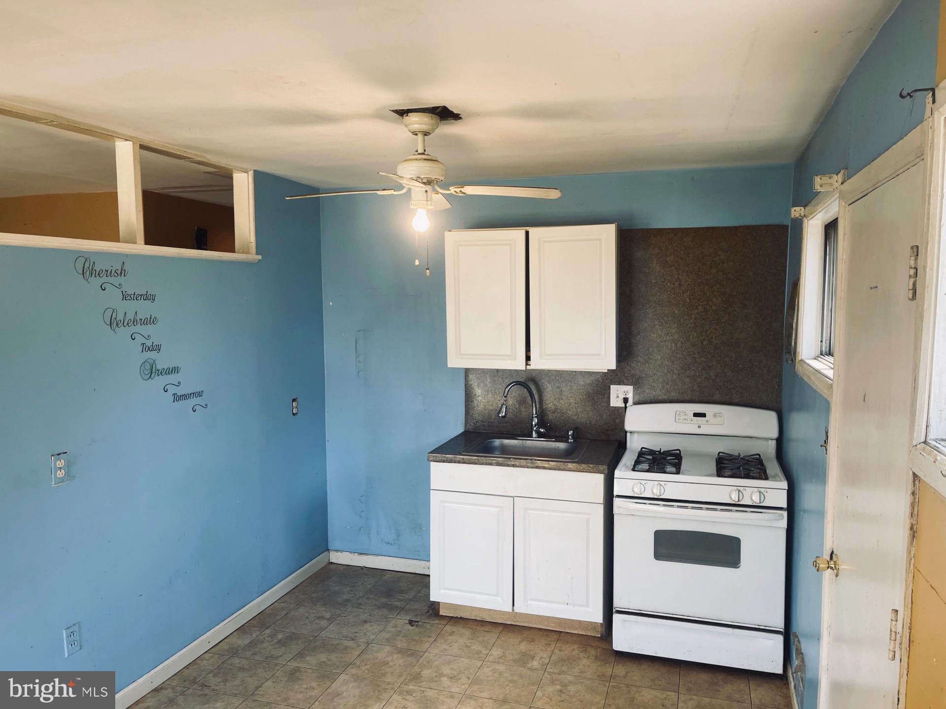 LAURAVILLE HISTORIC DISTRICT - Residential