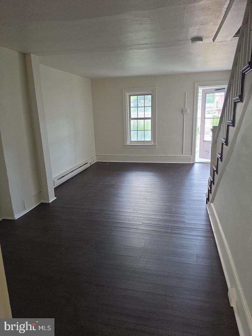 243- 245 E VALLEY ROAD