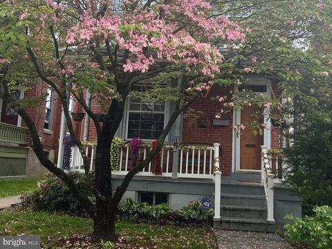 138 W BROAD STREET READING PA 19607