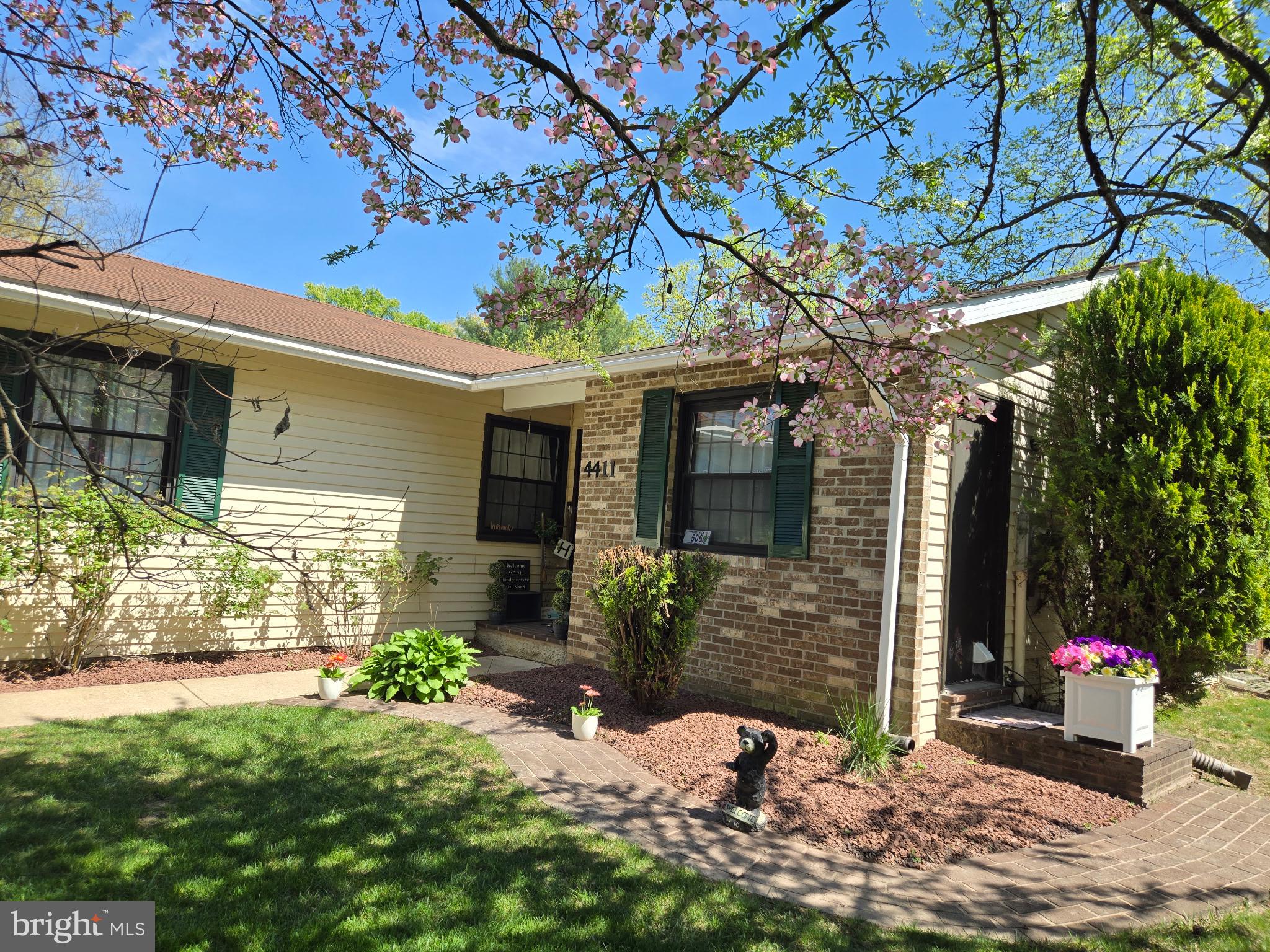 4411 MACWORTH PLACE