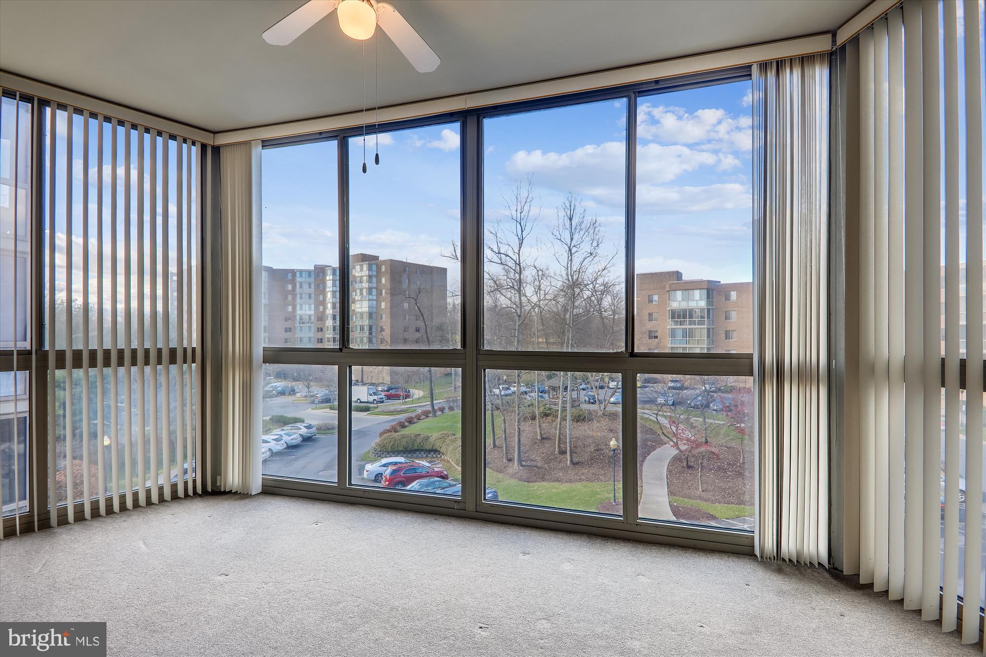 TURNBERRY COURTS AT LEIS - Residential Lease