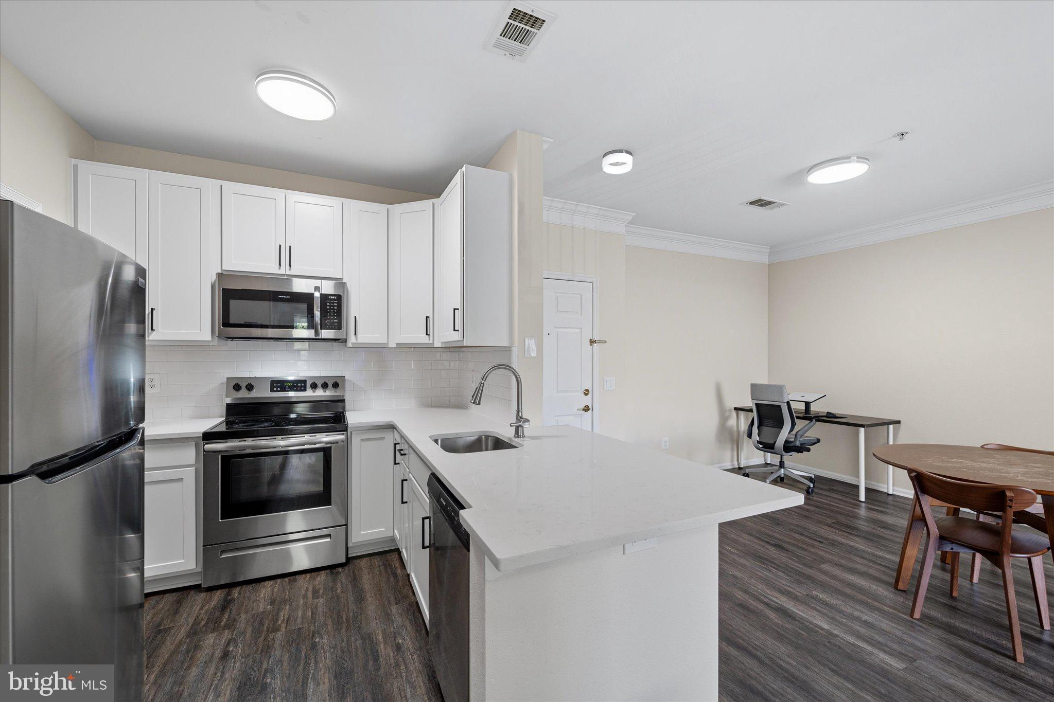 GATES OF MCLEAN - Residential Lease