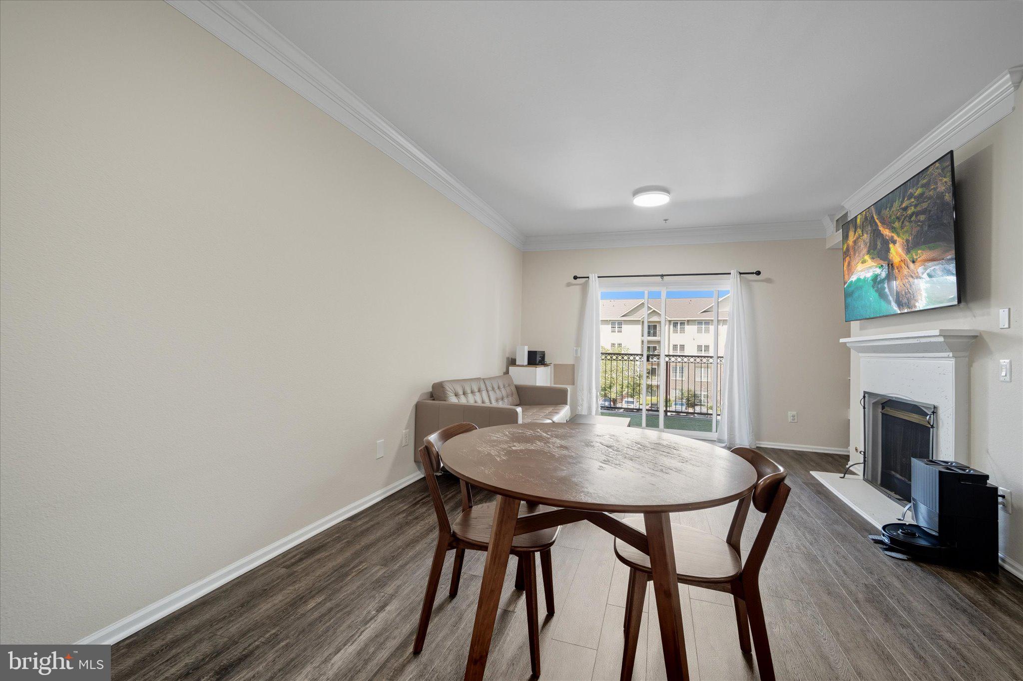 GATES OF MCLEAN - Residential Lease