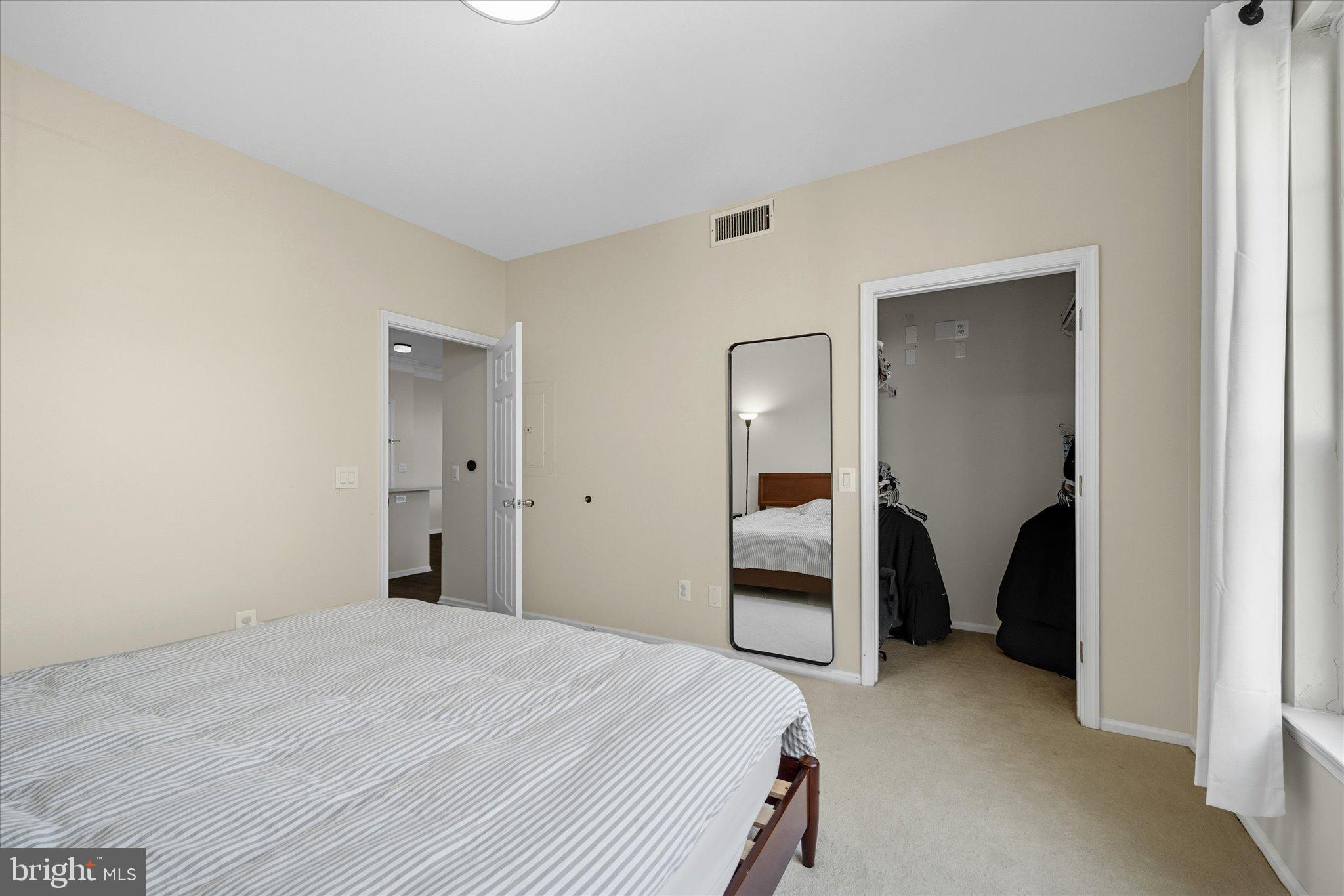 GATES OF MCLEAN - Residential Lease